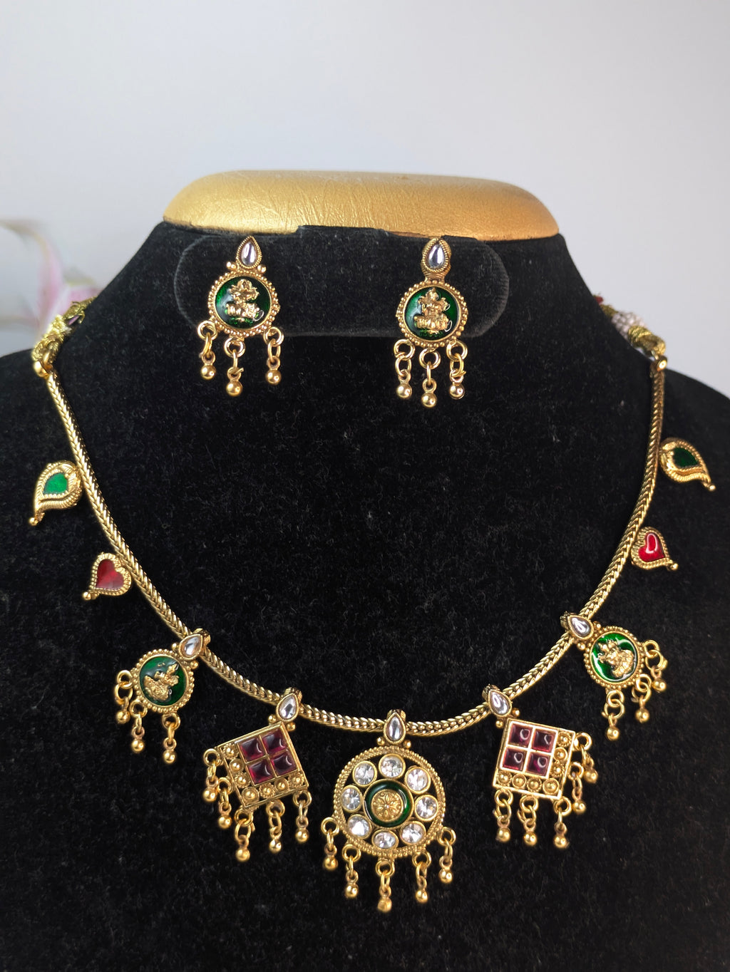 Arya-inspired Traditional Multi-Pendant Necklace Set