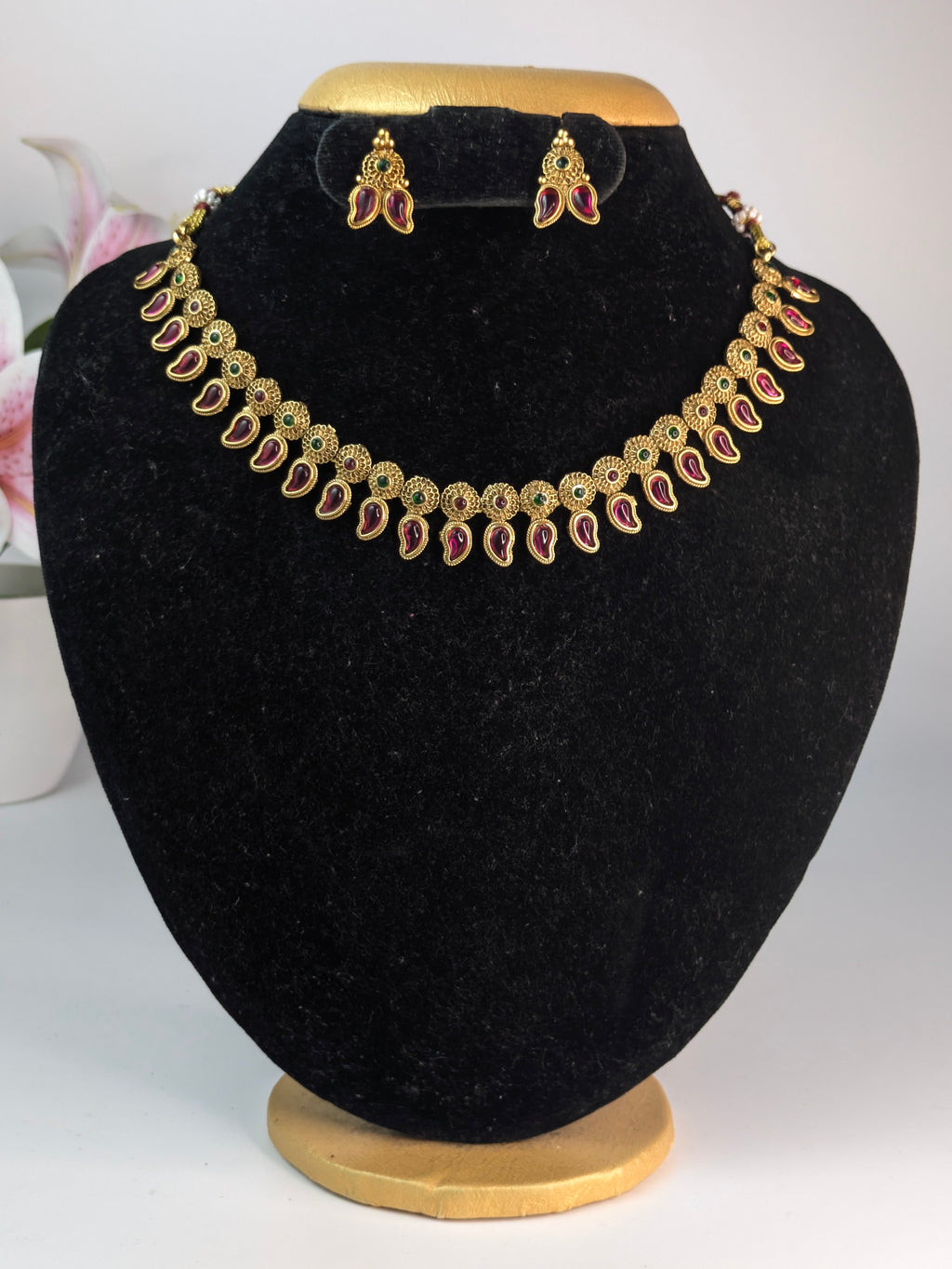 Kemp Stone Studded-Mango Necklace