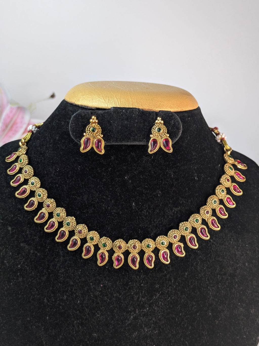 Kemp Stone Studded-Mango Necklace