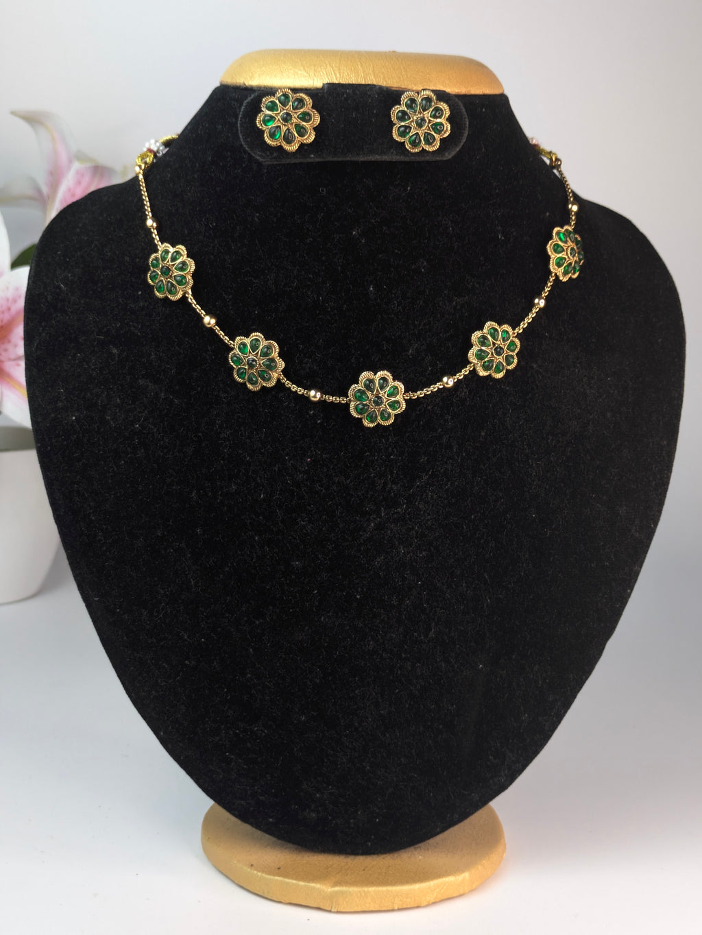 Traditional Green Floral Kemp Stone Necklace Set