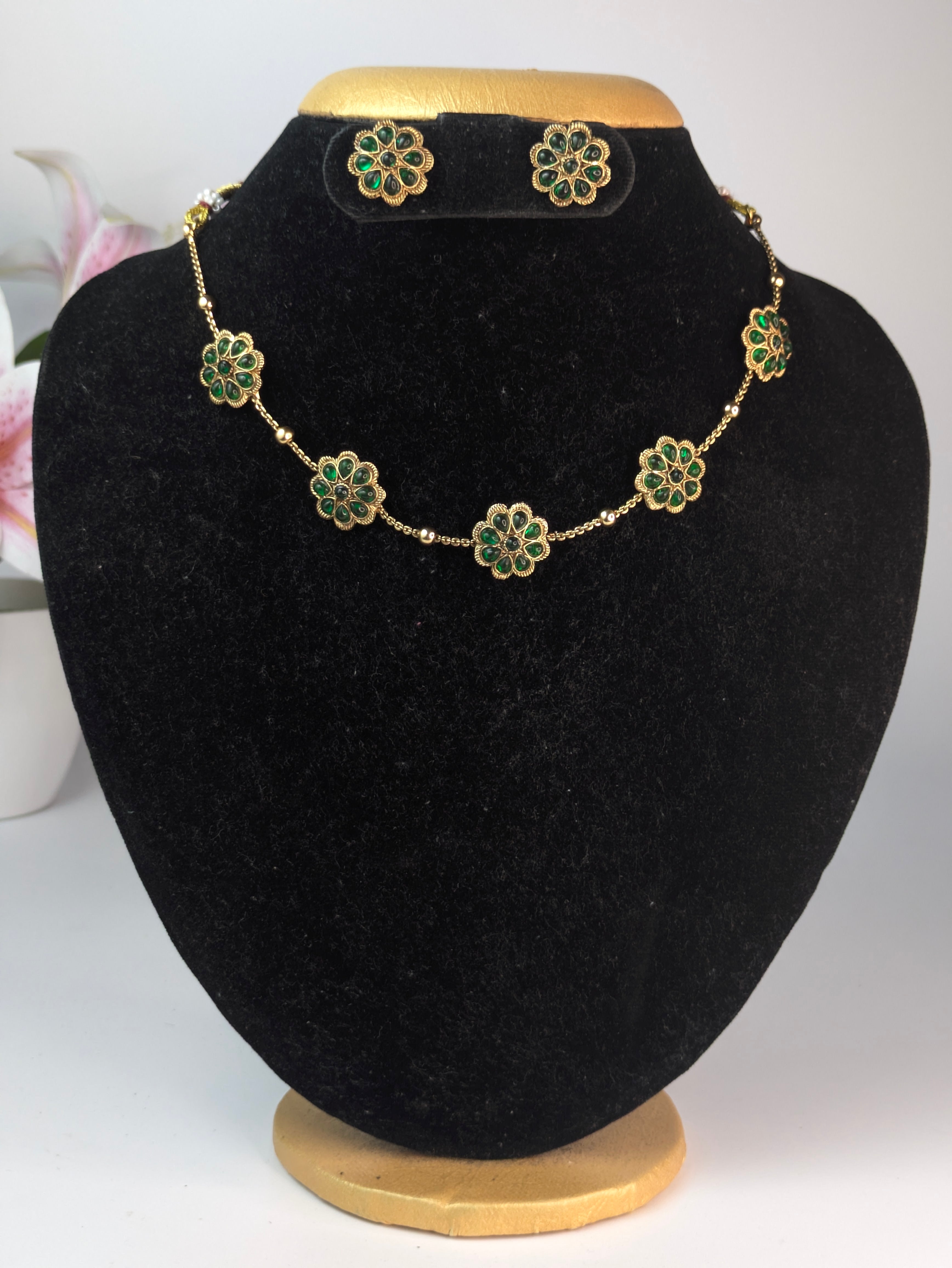 Traditional Green Floral Kemp Stone Necklace Set