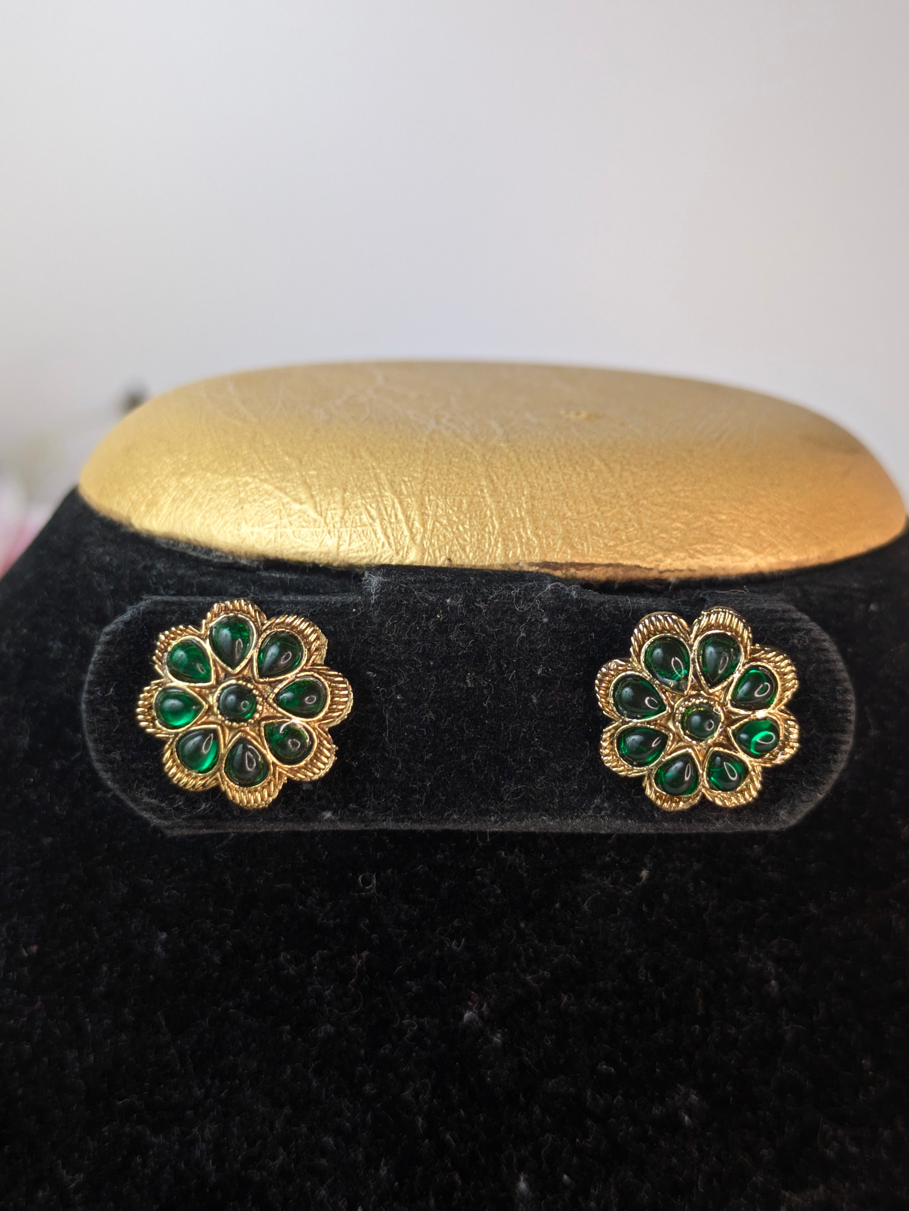 Traditional Green Floral Kemp Stone Necklace Set
