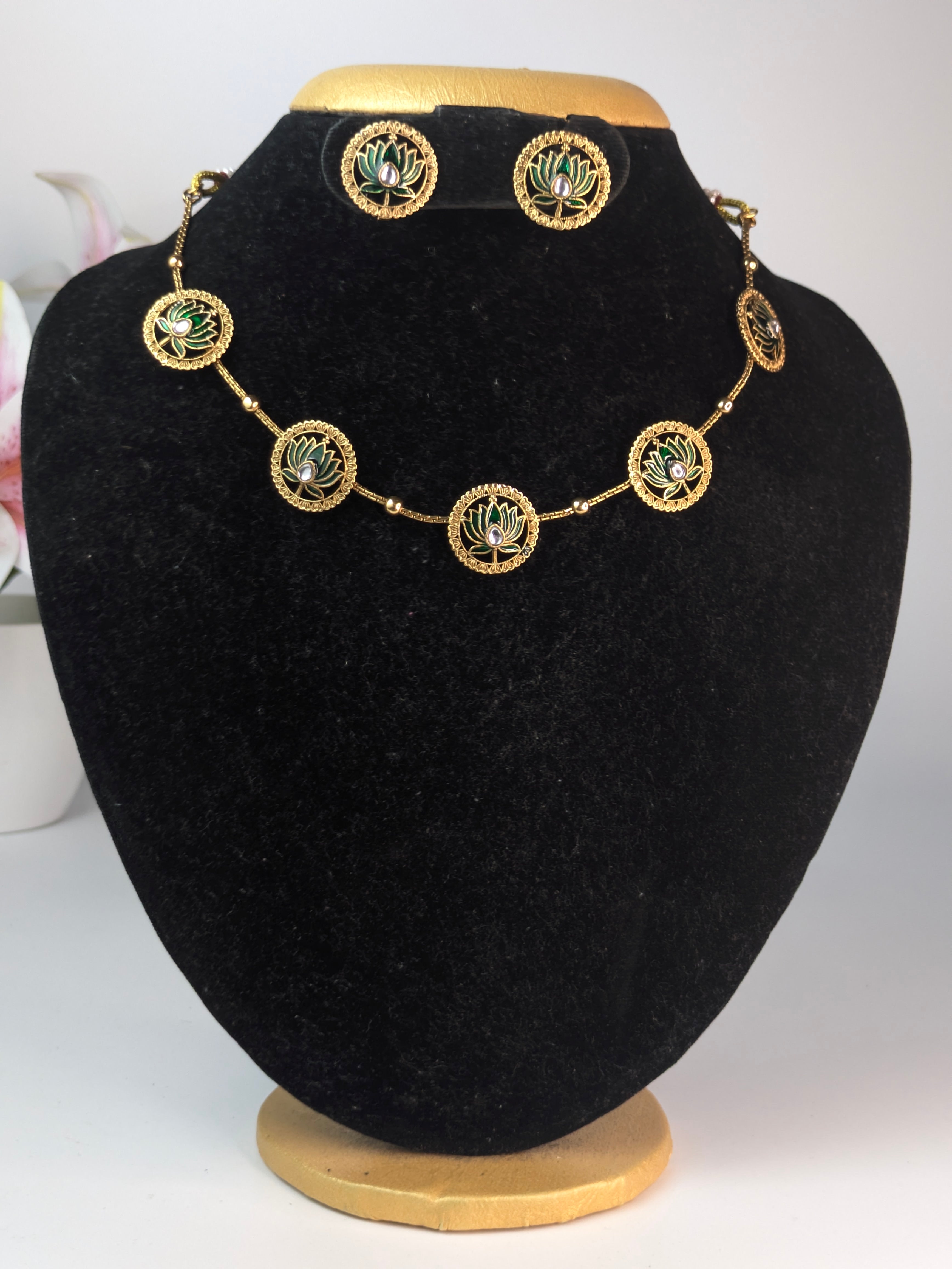 Green Lotus Choker/Necklace Set