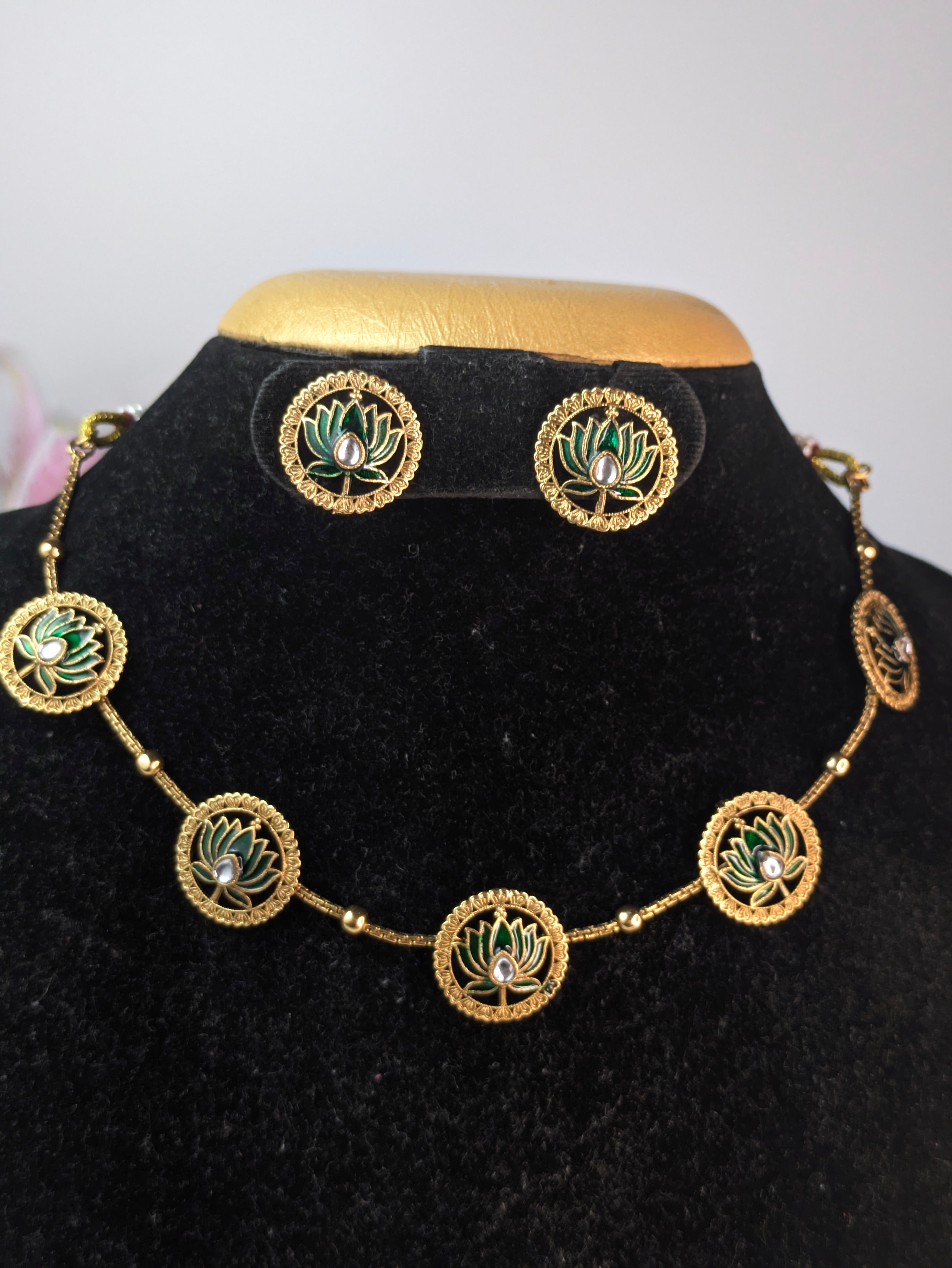 Green Lotus Choker/Necklace Set
