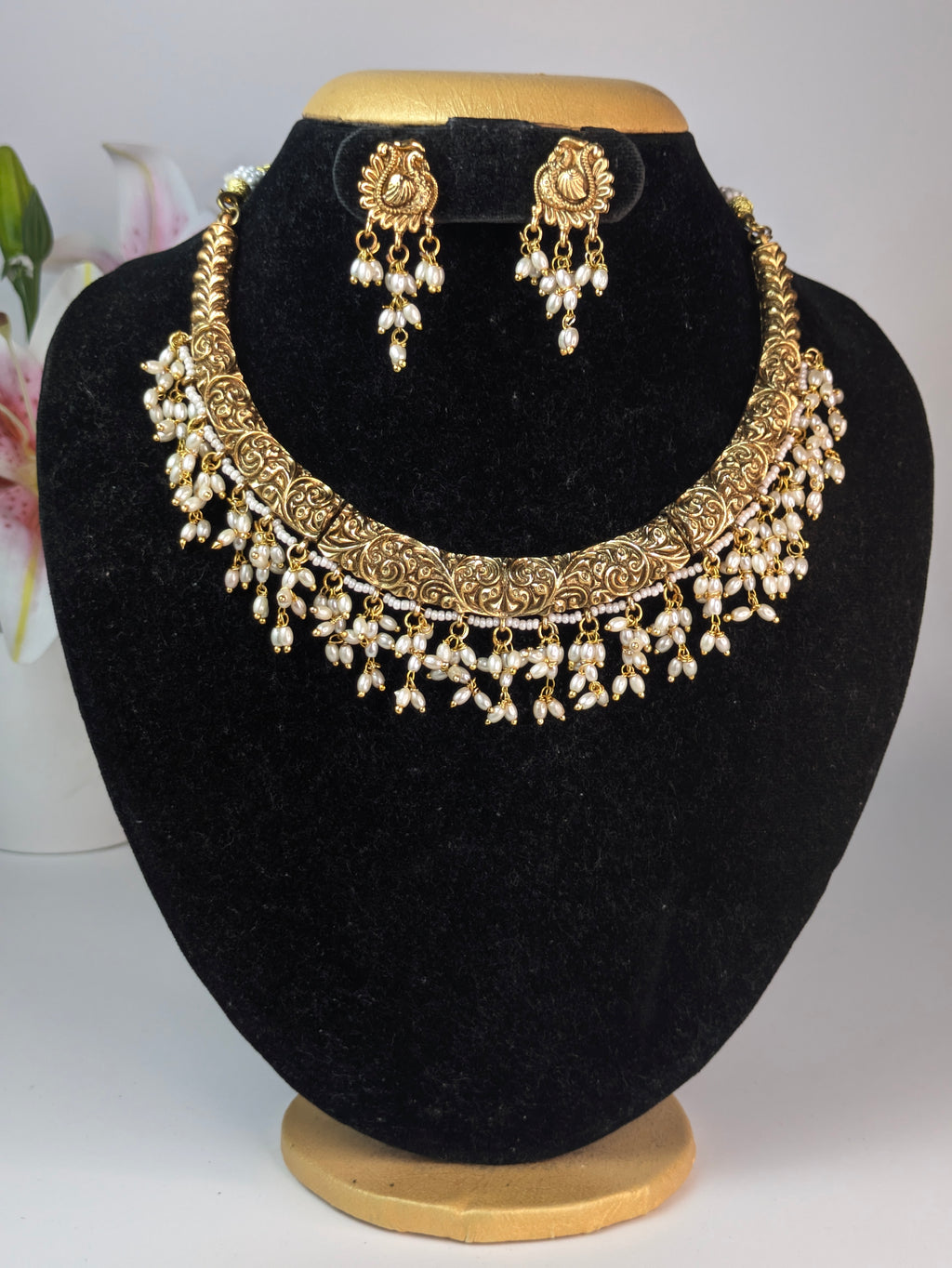 Rice pearls hasli necklace