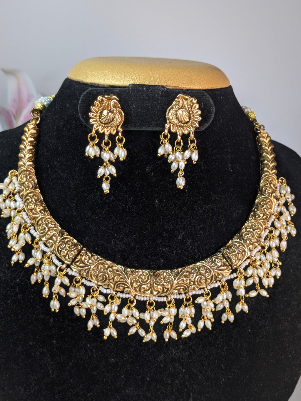 Rice pearls hasli necklace