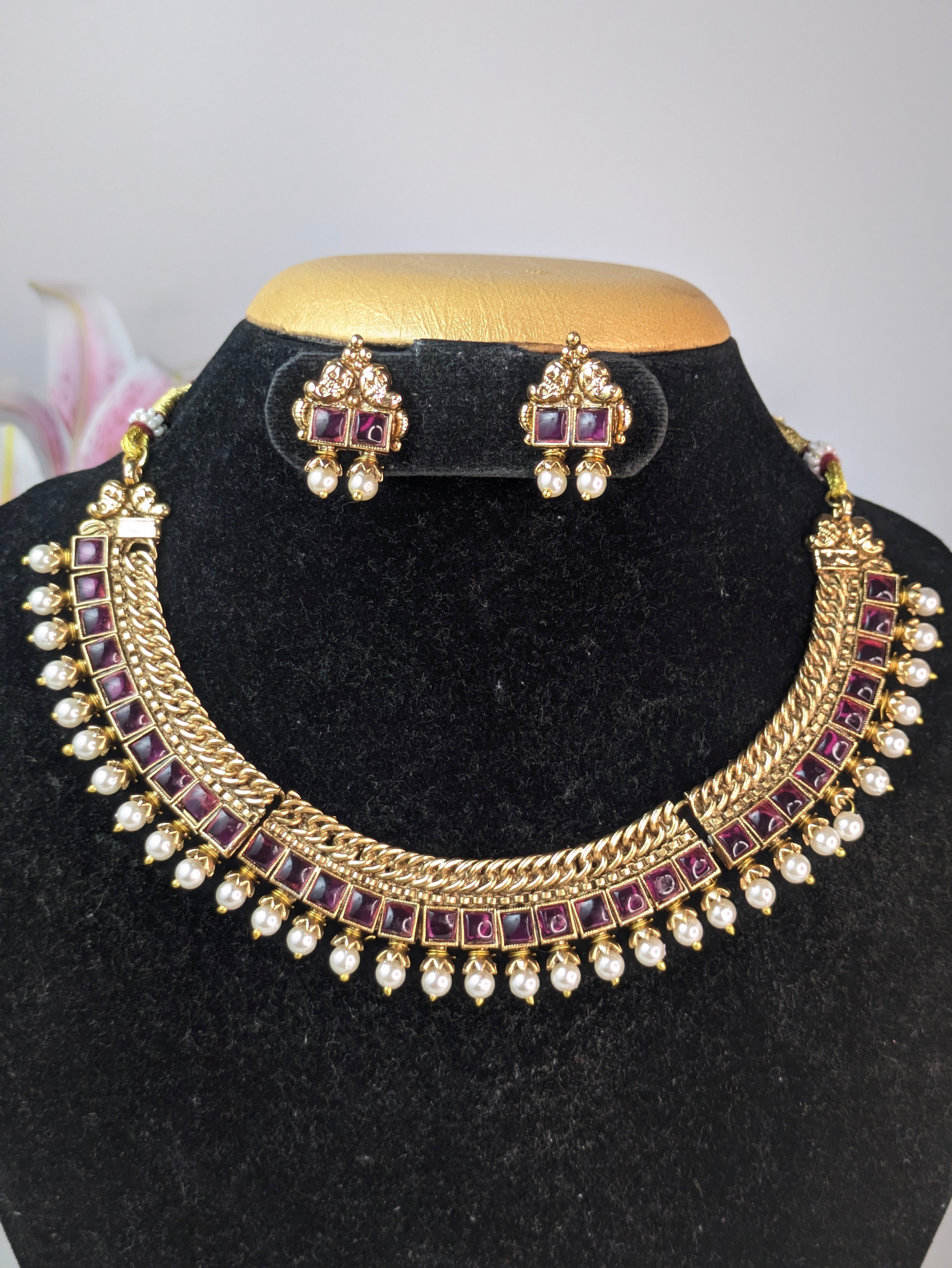 Kemp stone white pearl necklace