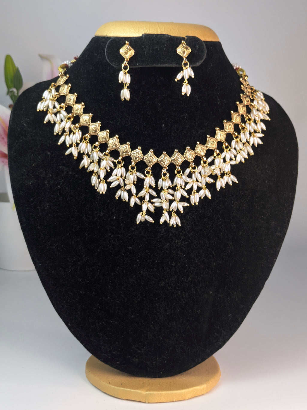 Rice pearls hanging necklace