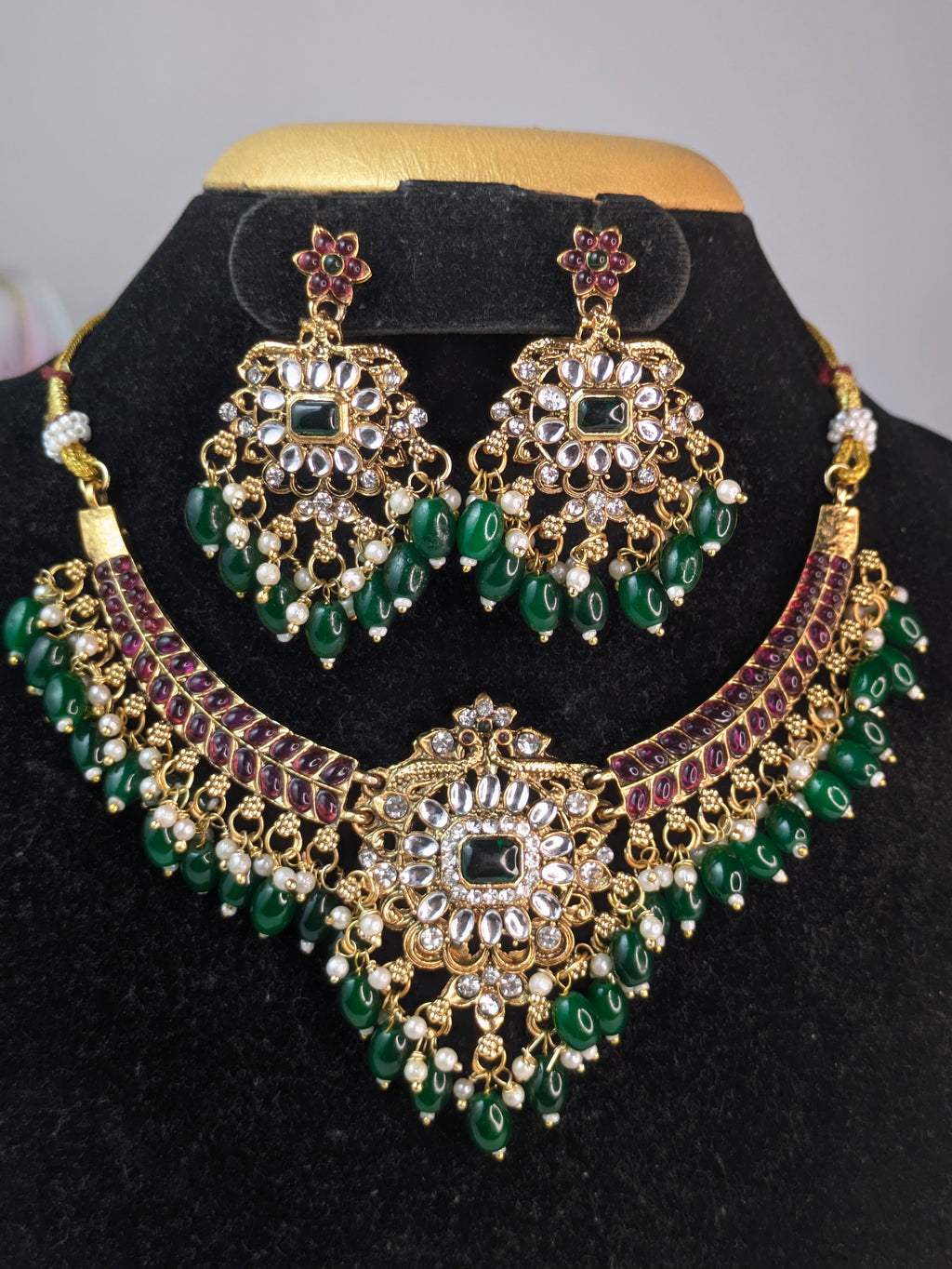 Green Beads Kundan Stone Choker