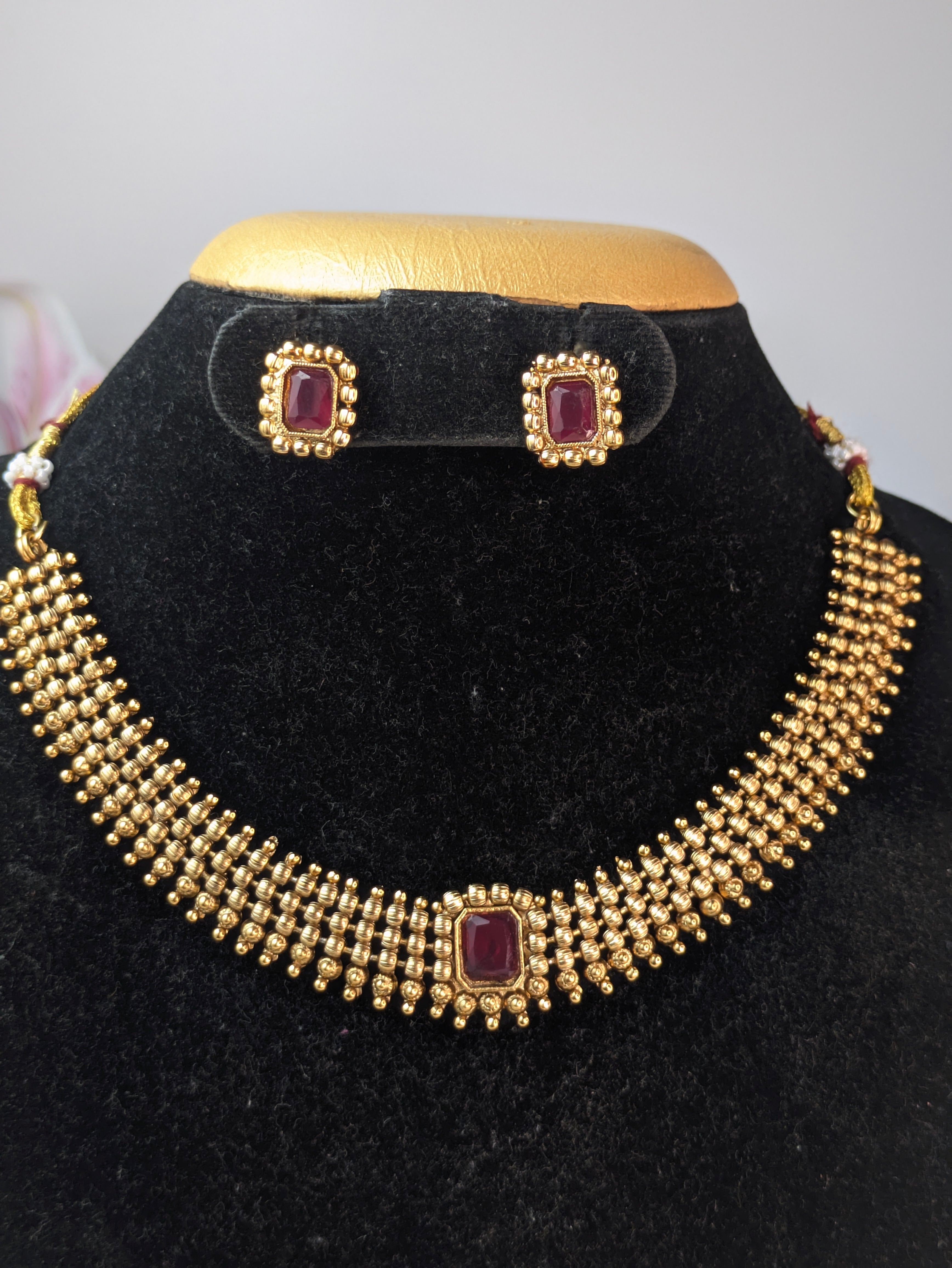 Gold Traditional Ball Chain Necklace Set-Red