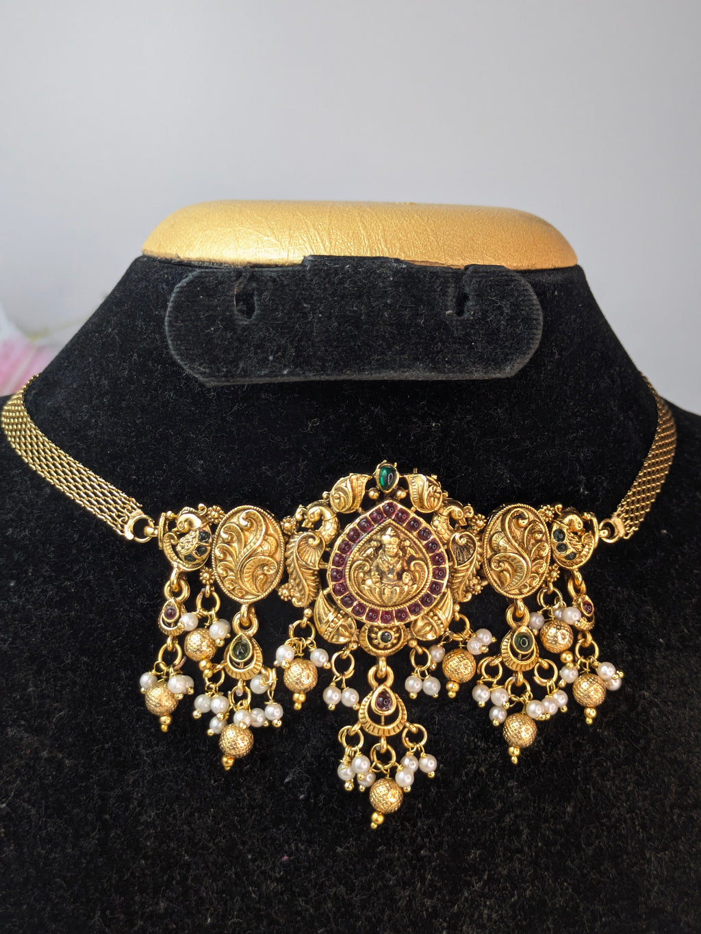 Antique Gold-Plated Temple Choker