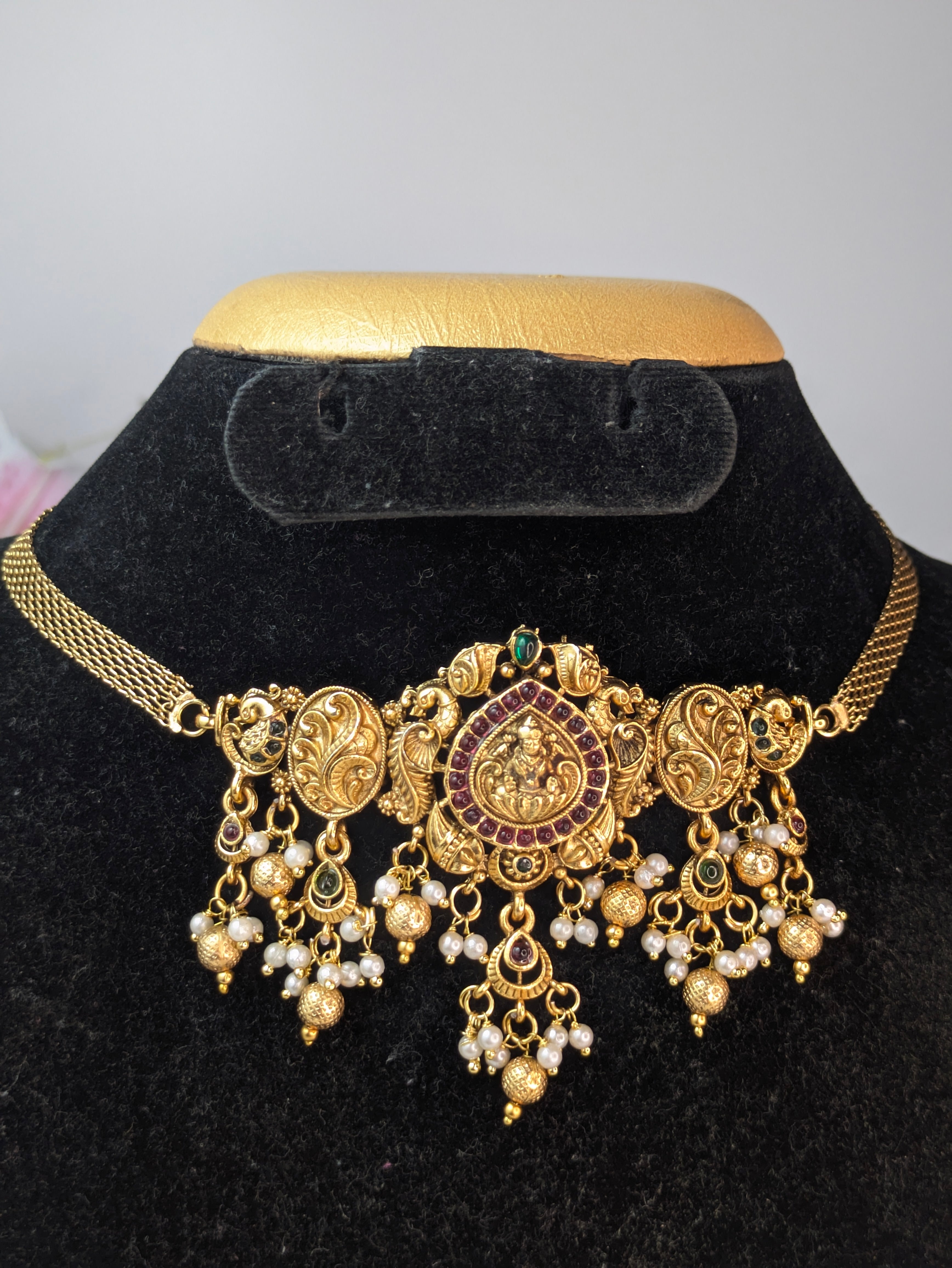 Antique Gold-Plated Temple Choker