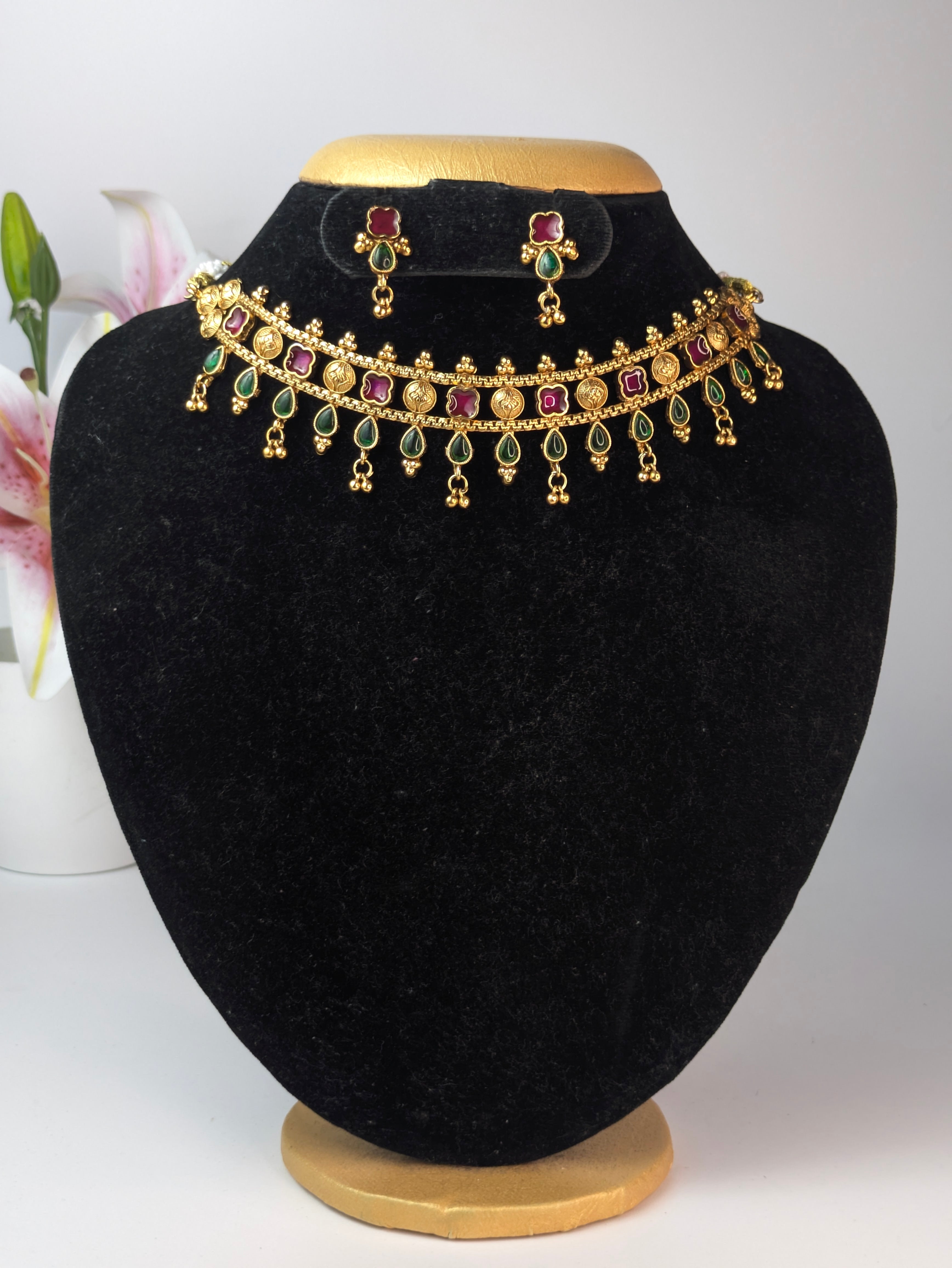 Green Tear Drop Coin Choker