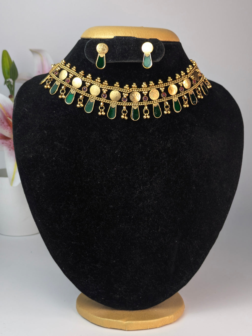 Palaka Coin Choker
