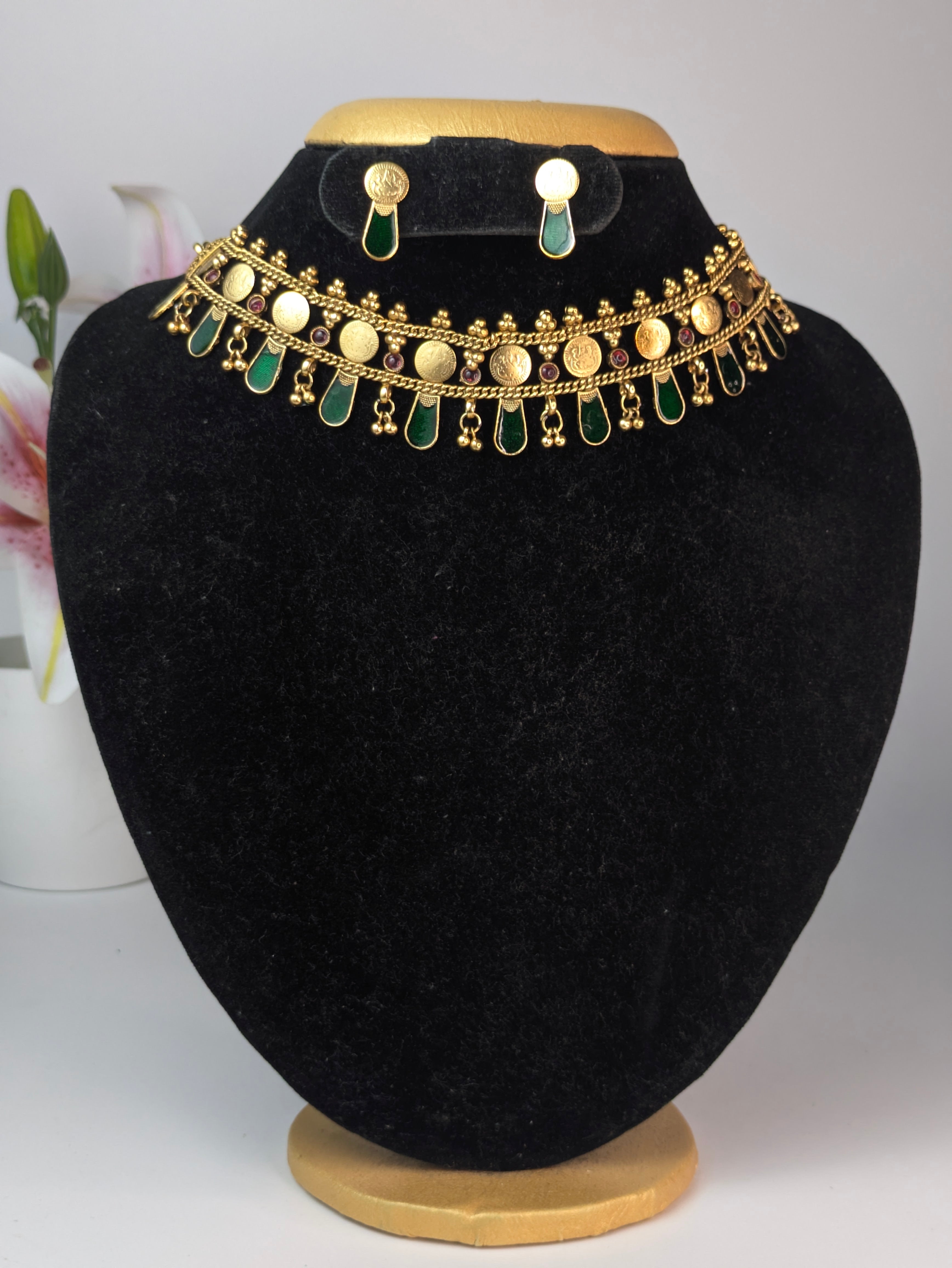 Palaka Coin Choker