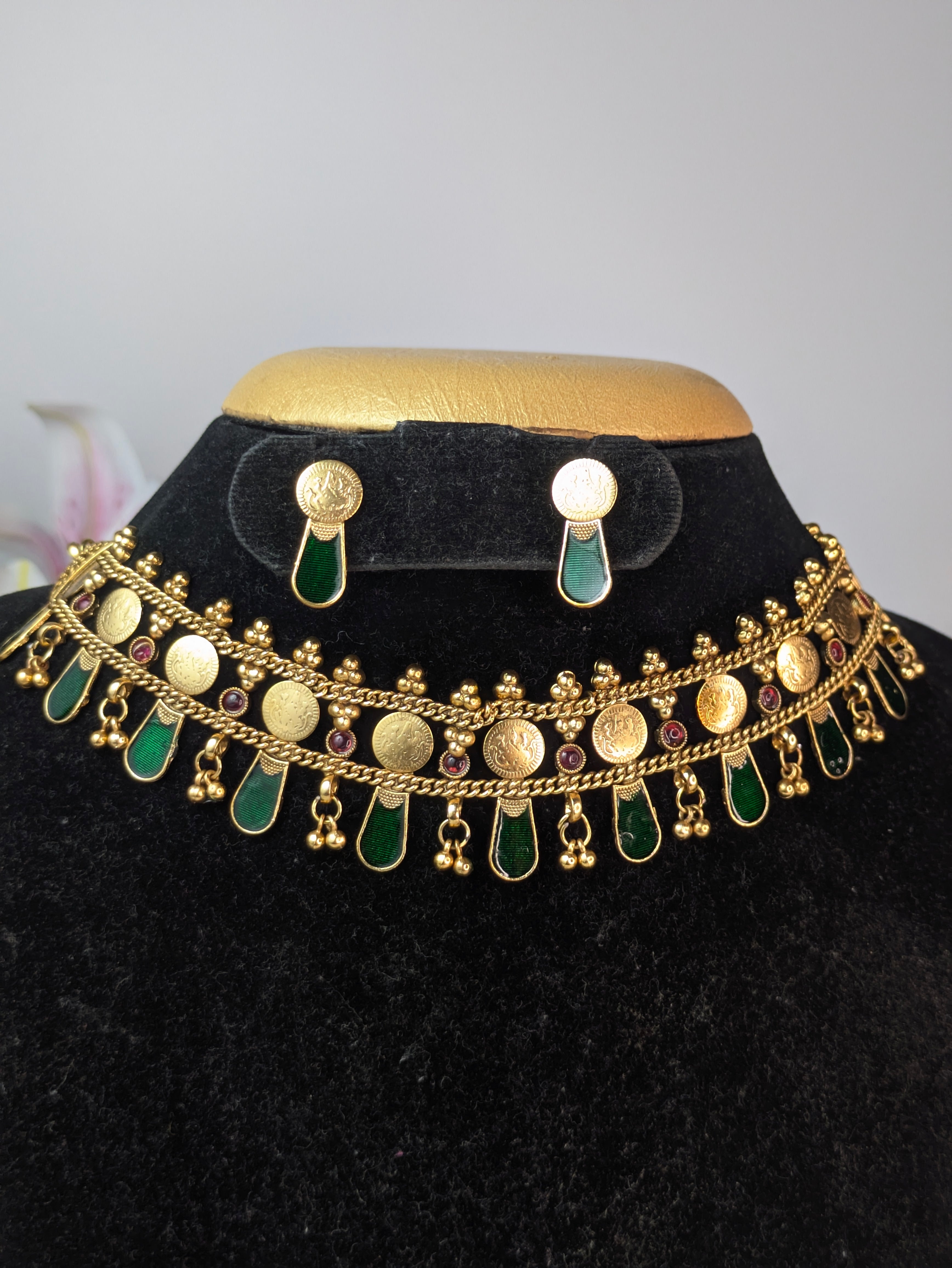 Palaka Coin Choker