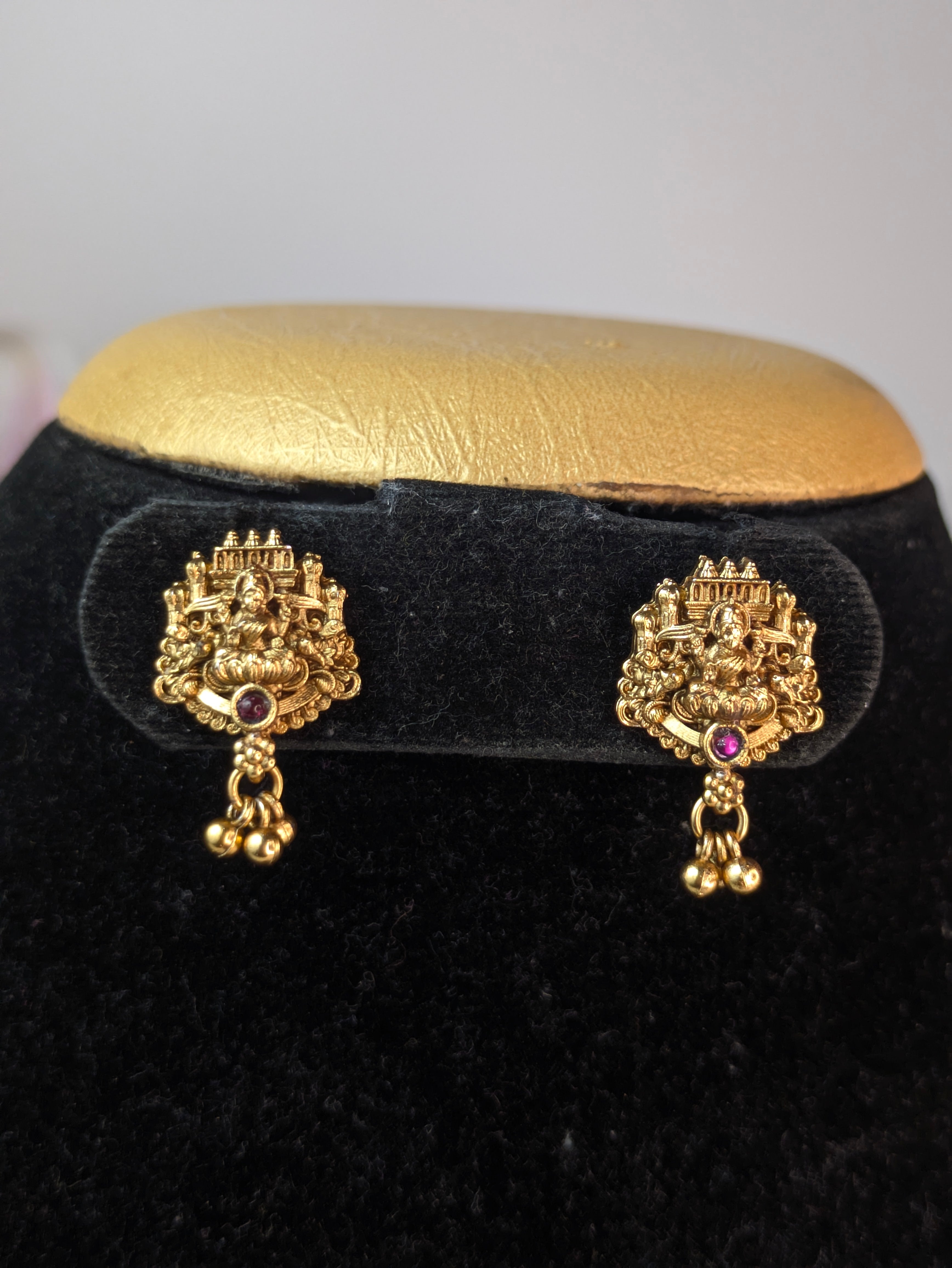 Antique Gold Finish Lakshmi Temple Choker Set.