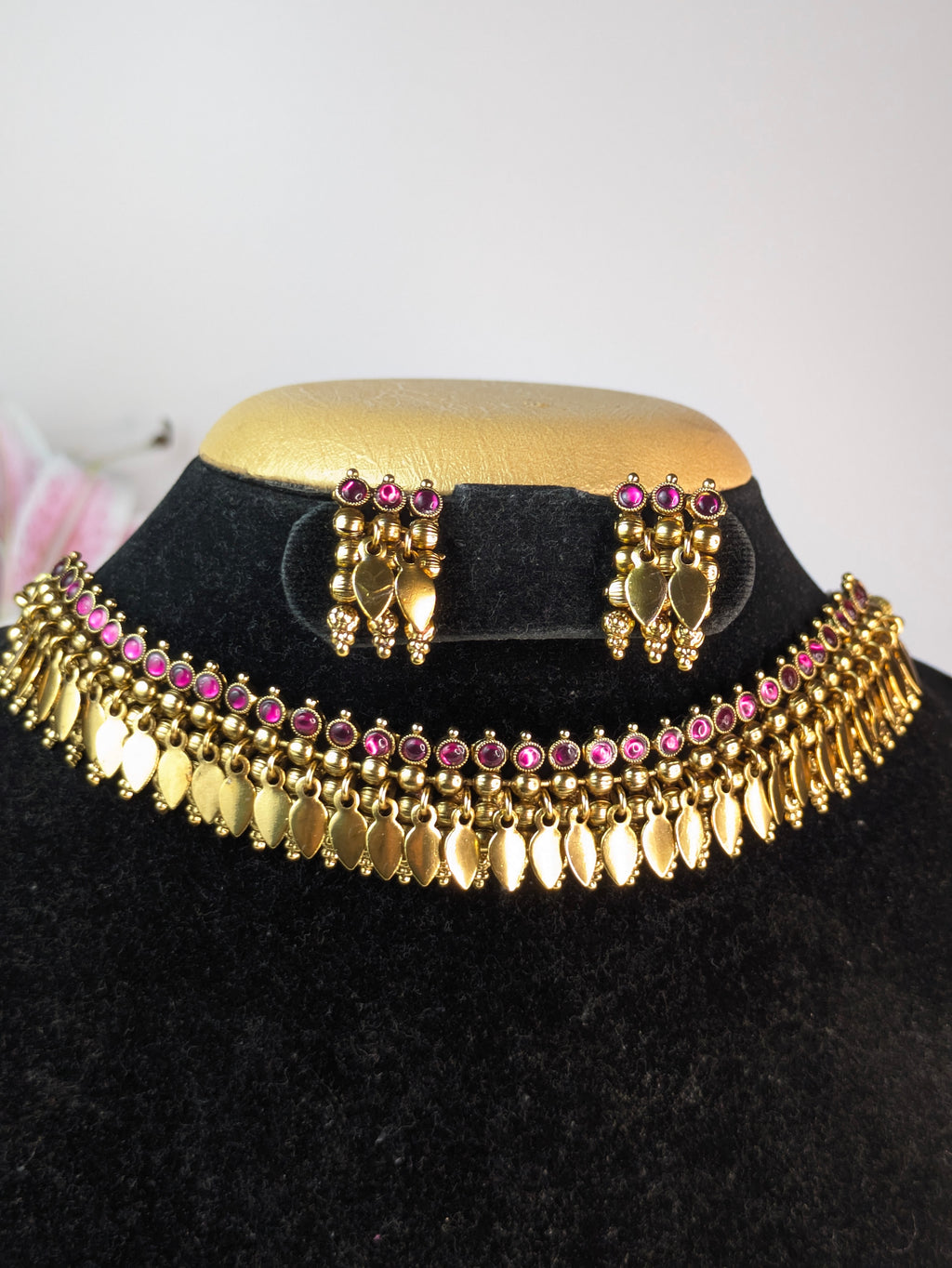 Elakkathali choker