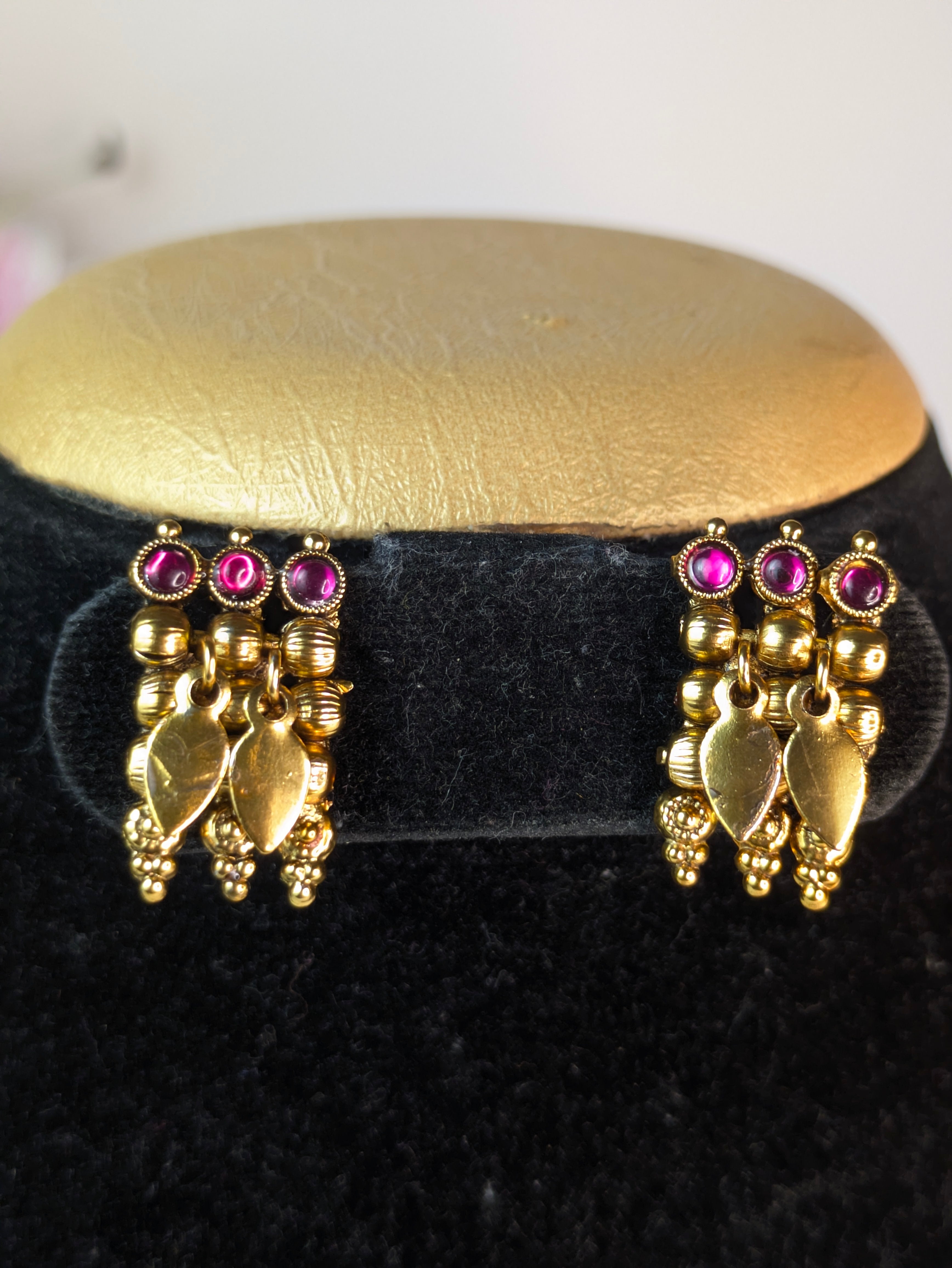 Elakkathali choker