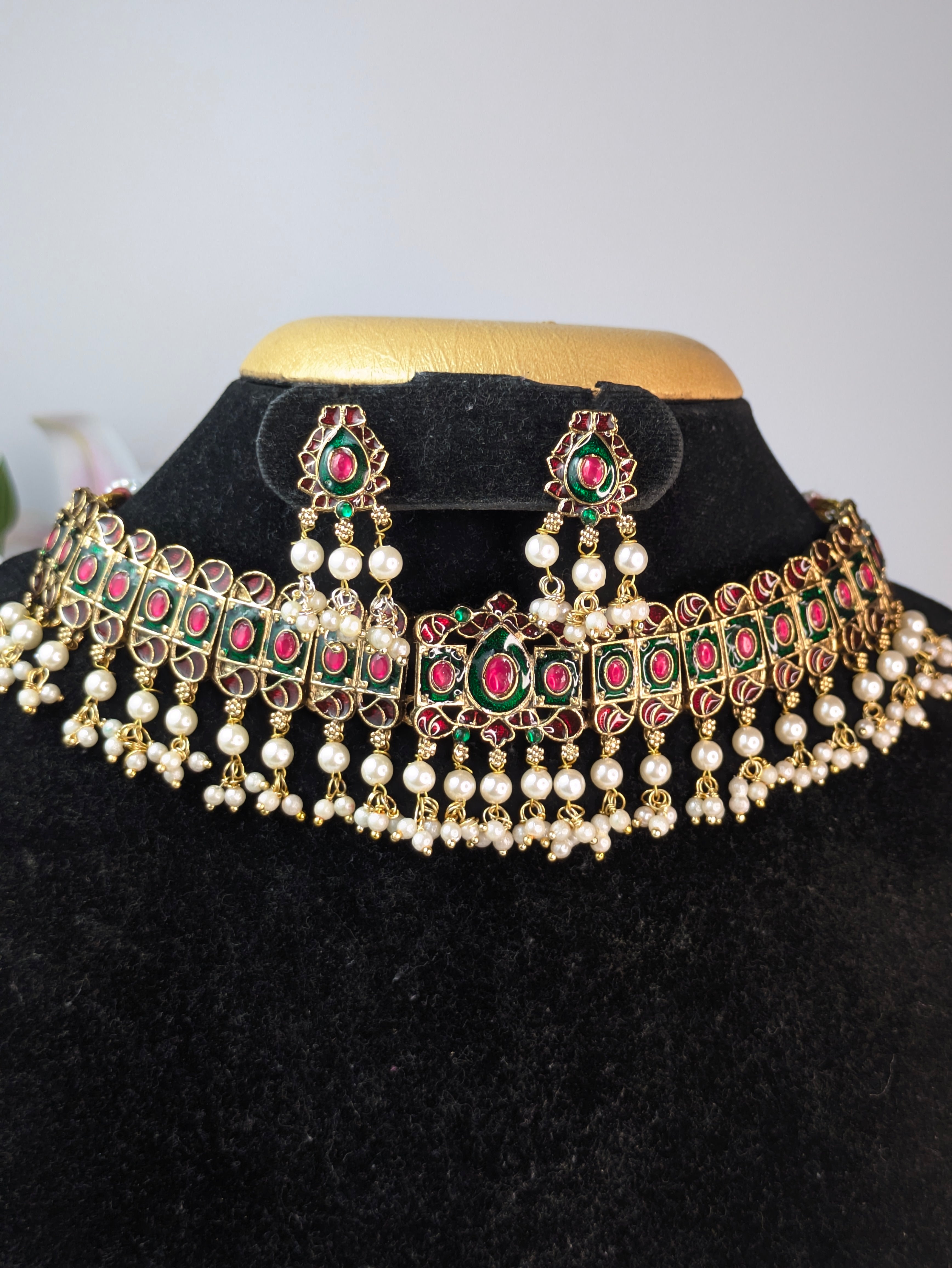 Kundan Choker Set