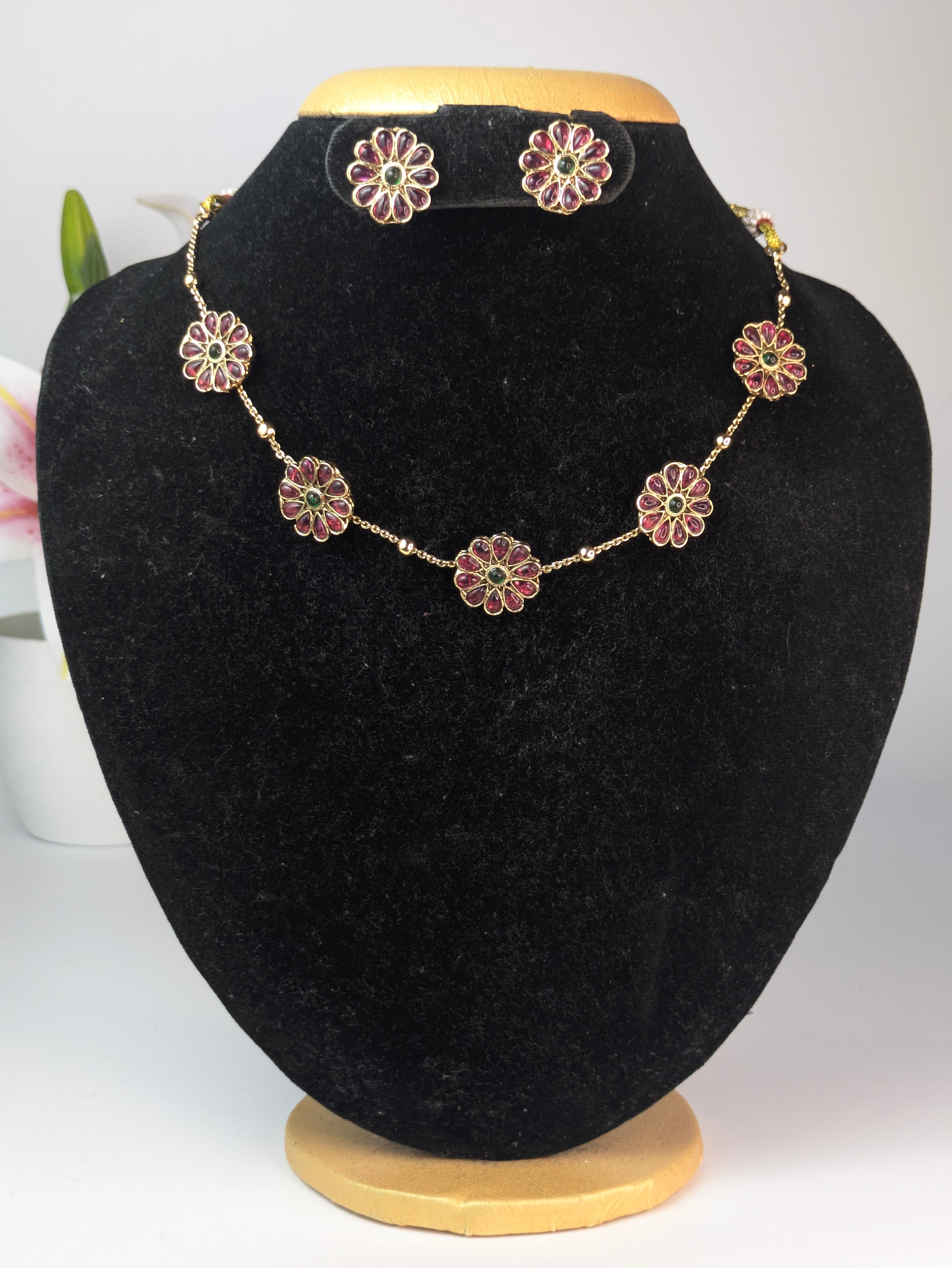 Traditional Red Floral Kemp Stone Necklace Set