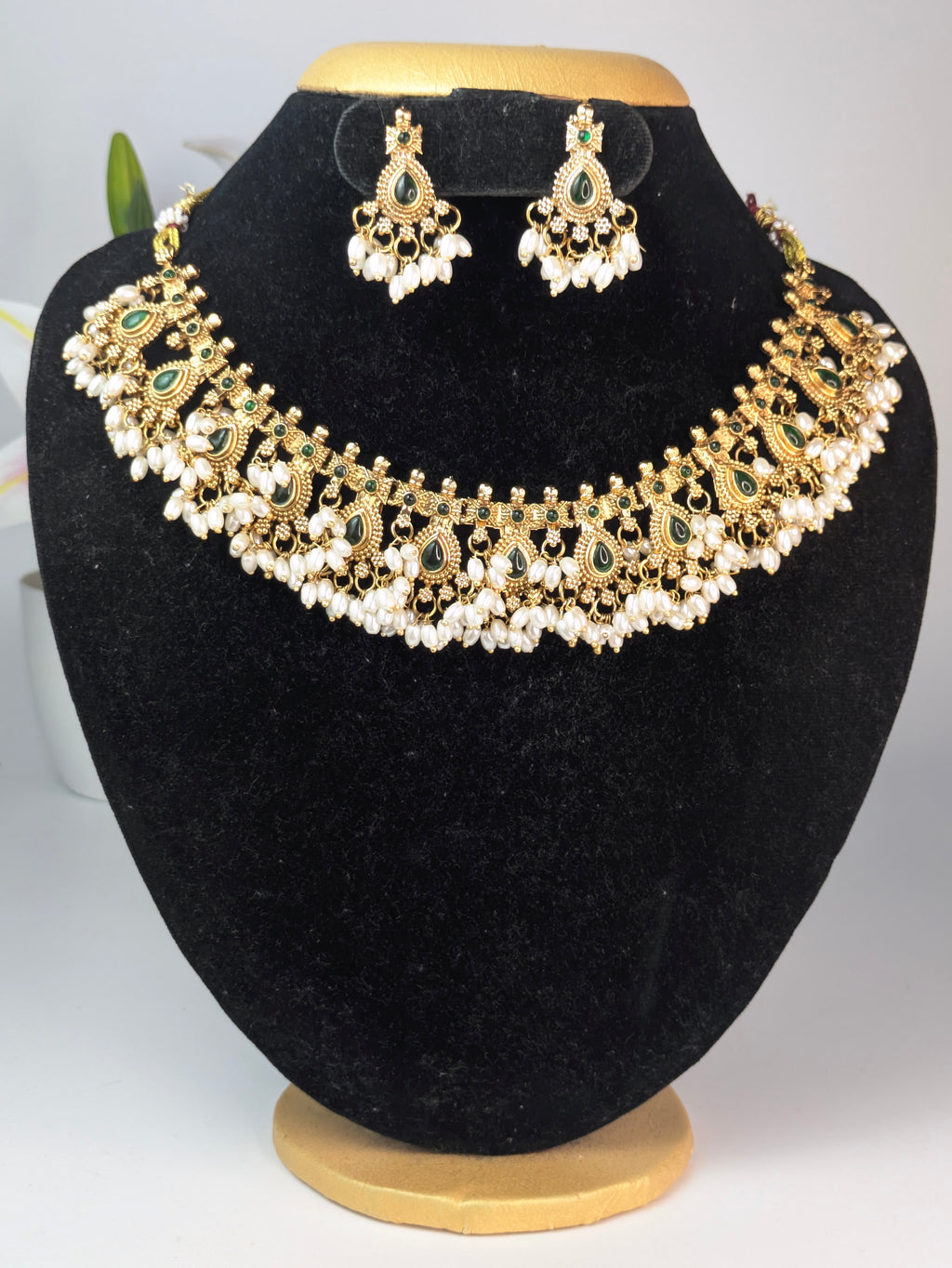 Rice Pearl Hanging Guttapusalu Necklace-Green