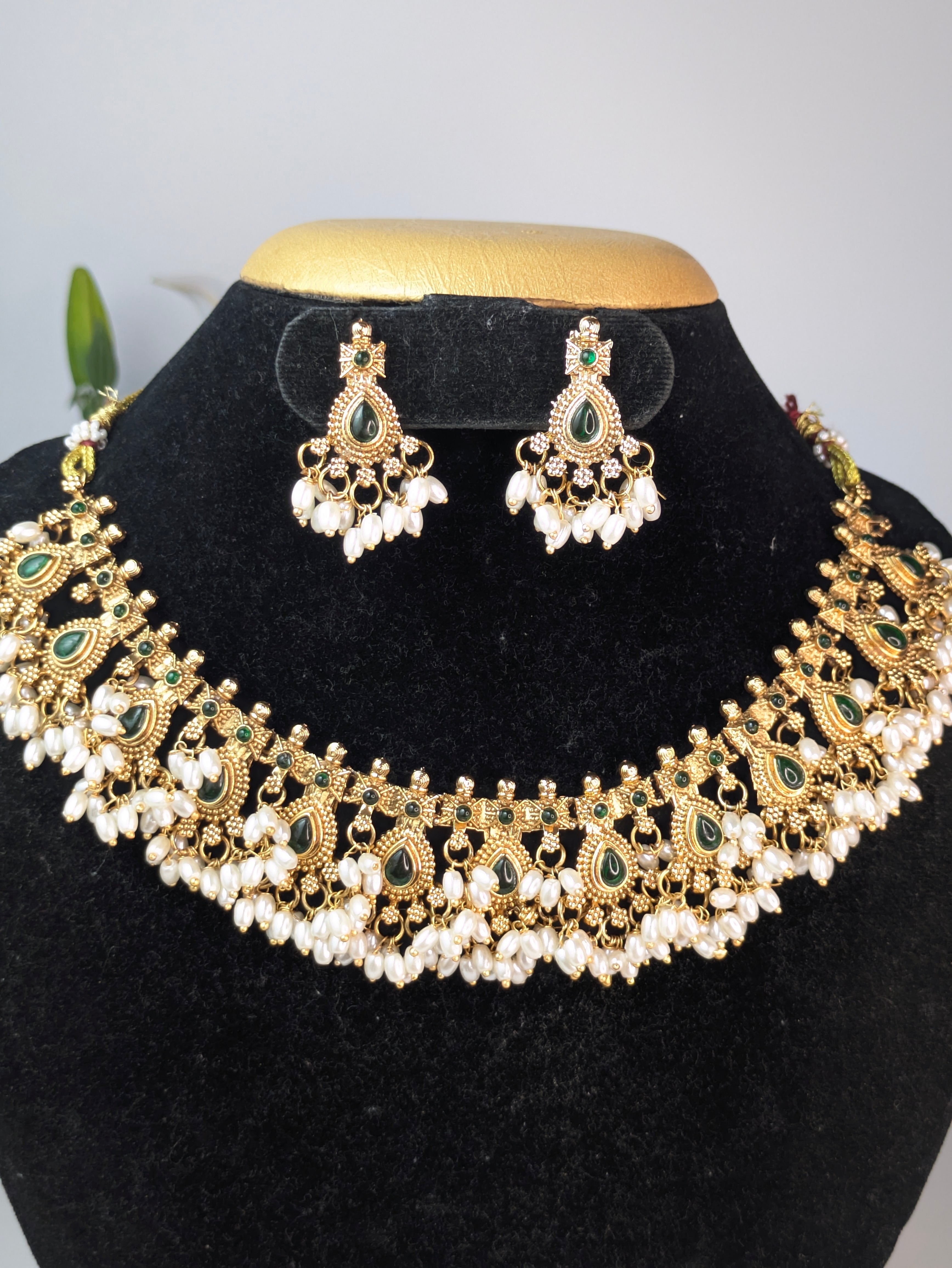 Rice Pearl Hanging Guttapusalu Necklace-Green