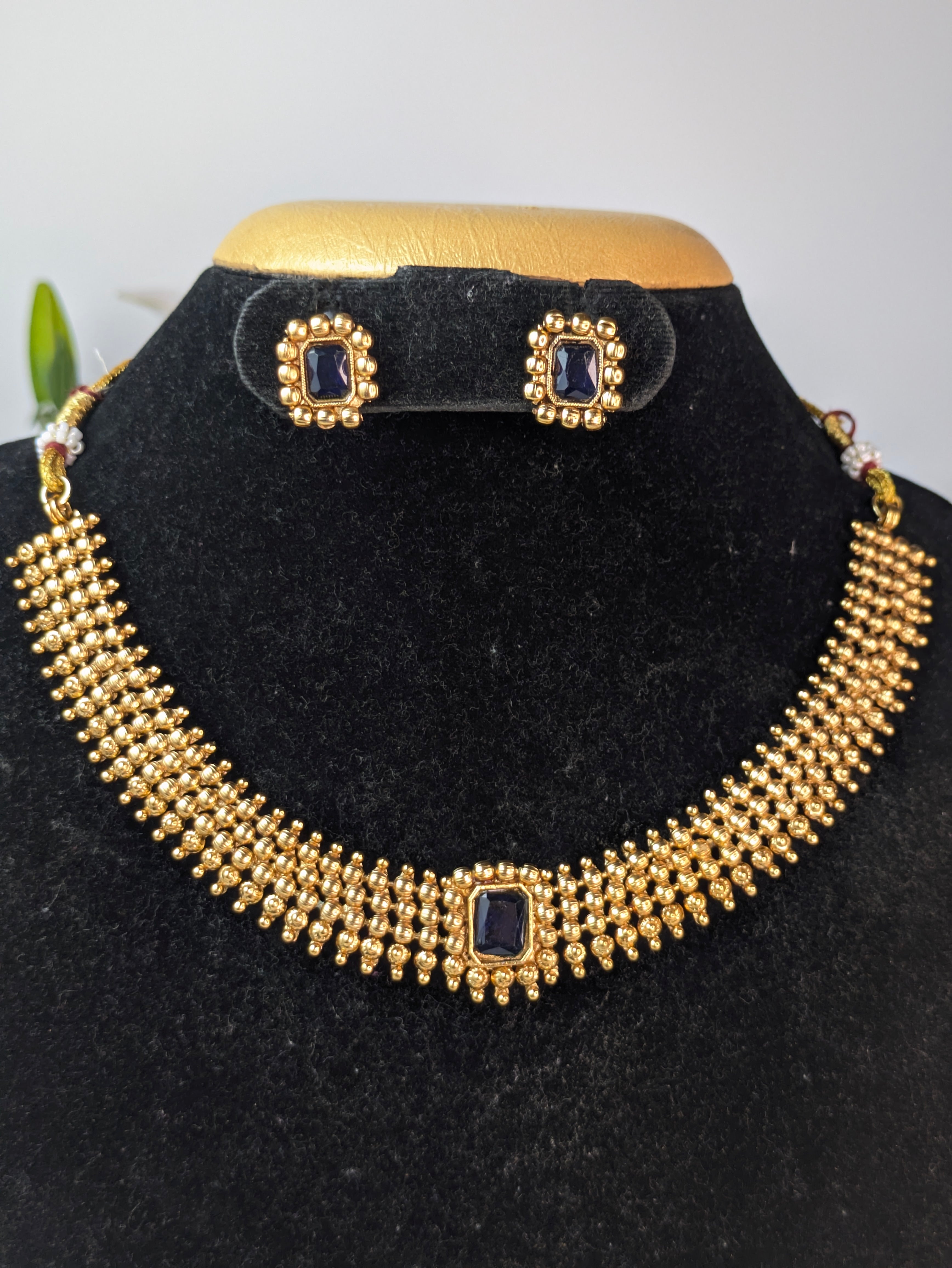 Gold Traditional Ball Chain Necklace Set-Green