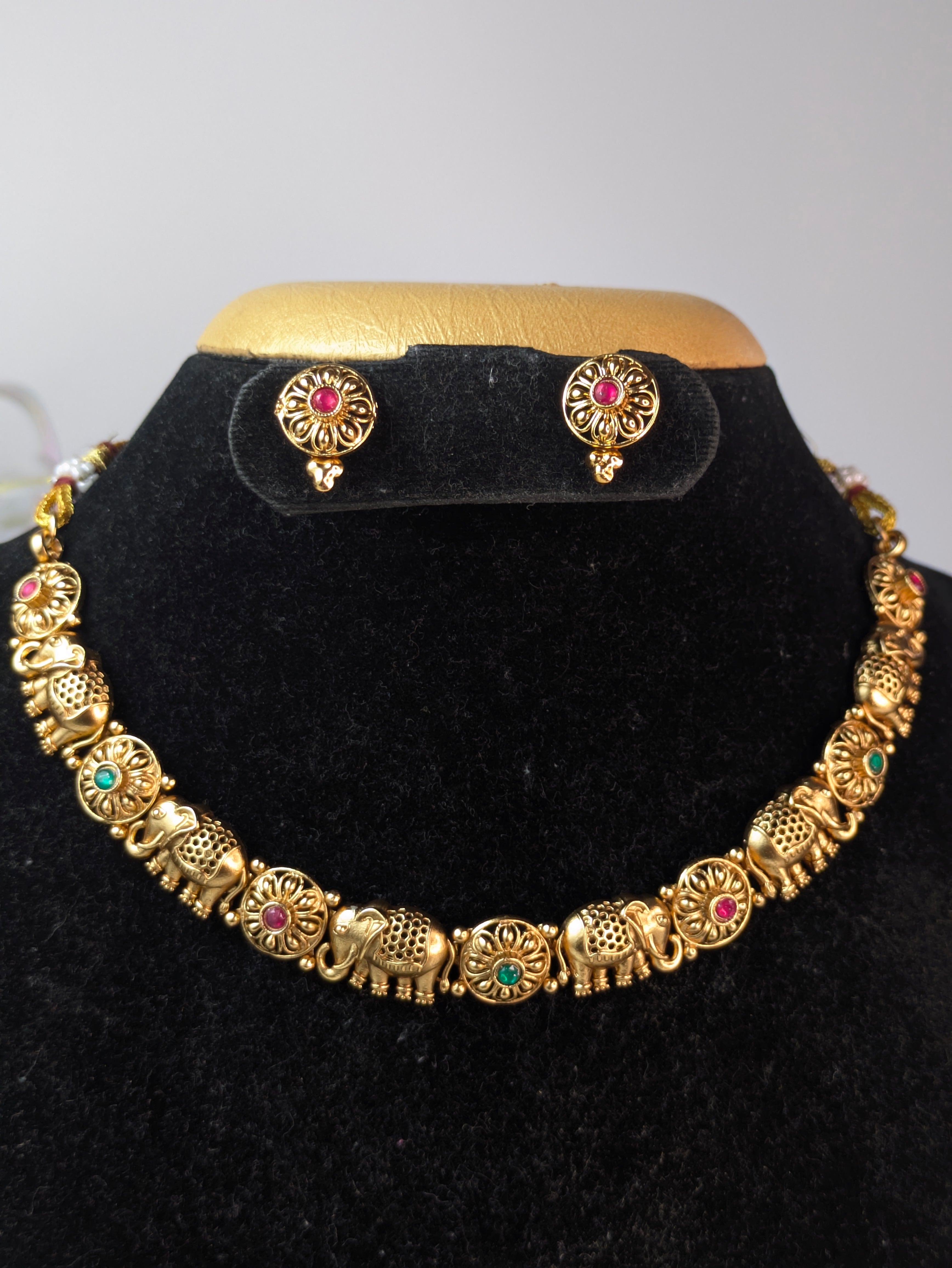Elephant Motif Necklace Set