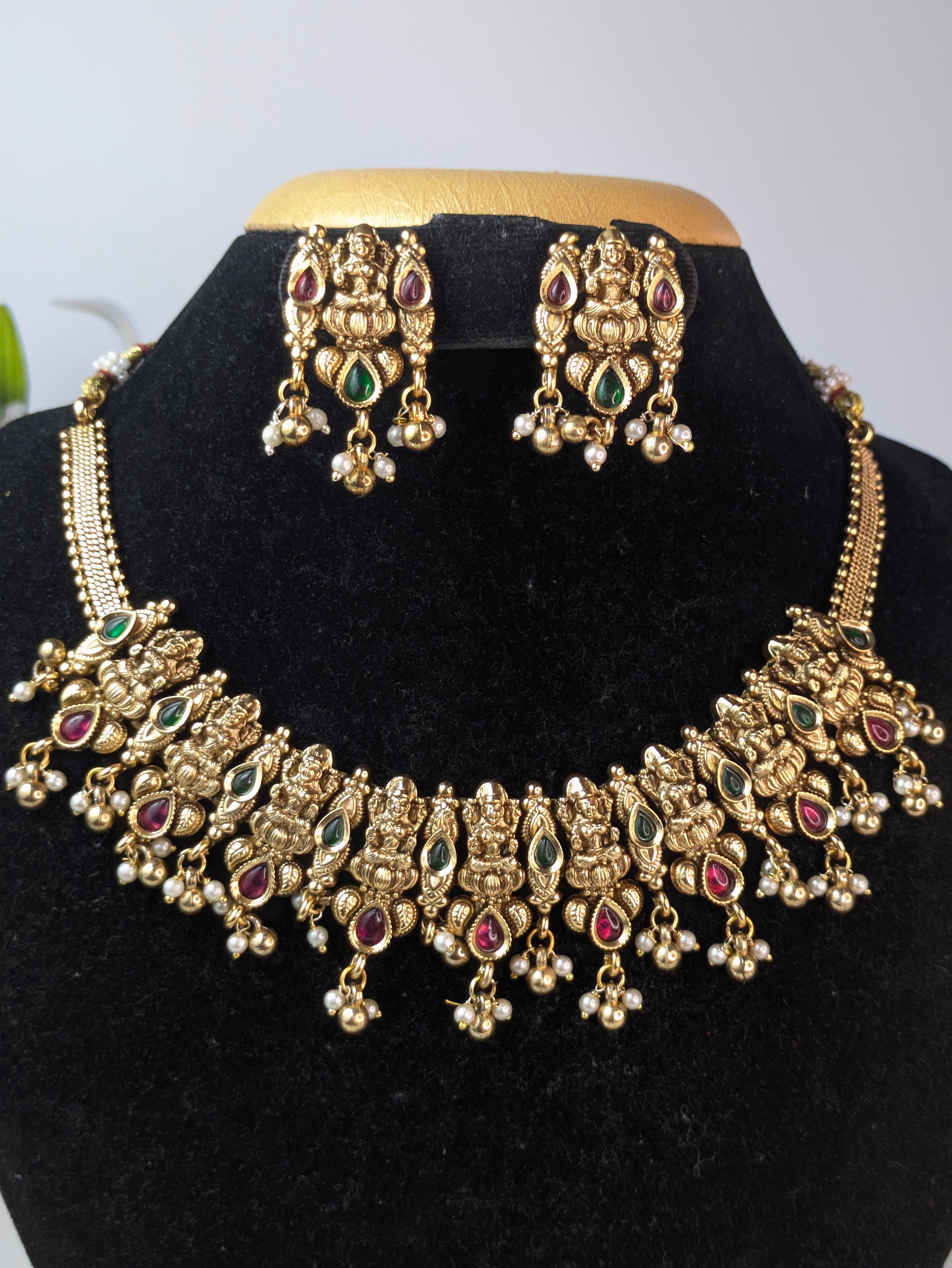 Kemp Lakshmi Choker