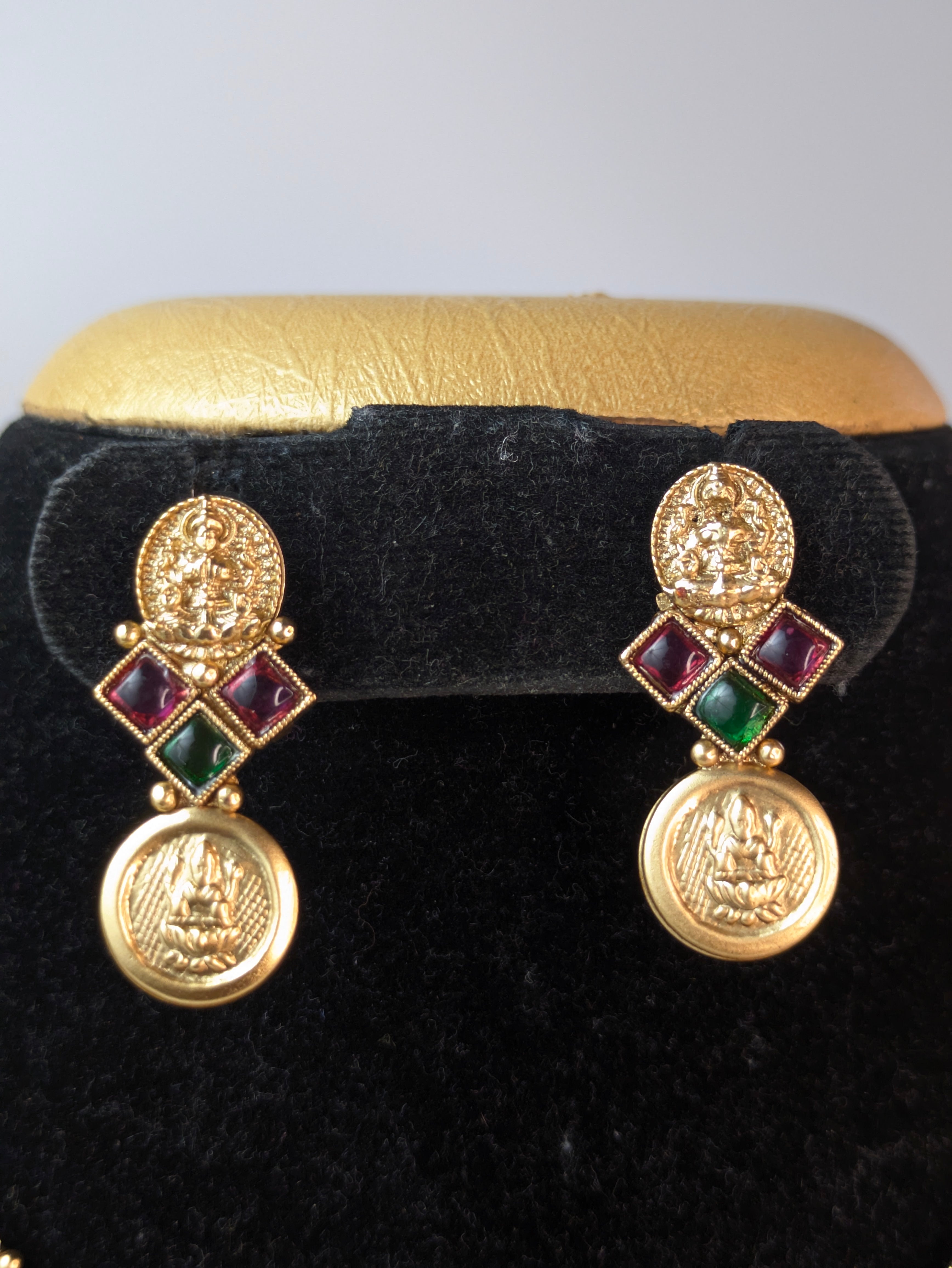 Double Layer Kemp Stone Coin Necklace