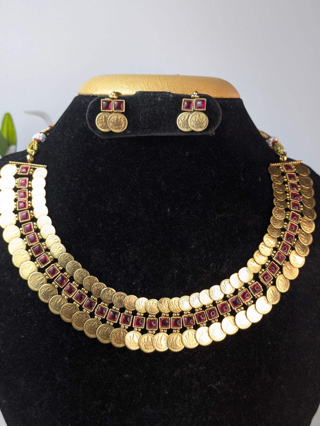 Kemp Stone Layer Coin Necklace