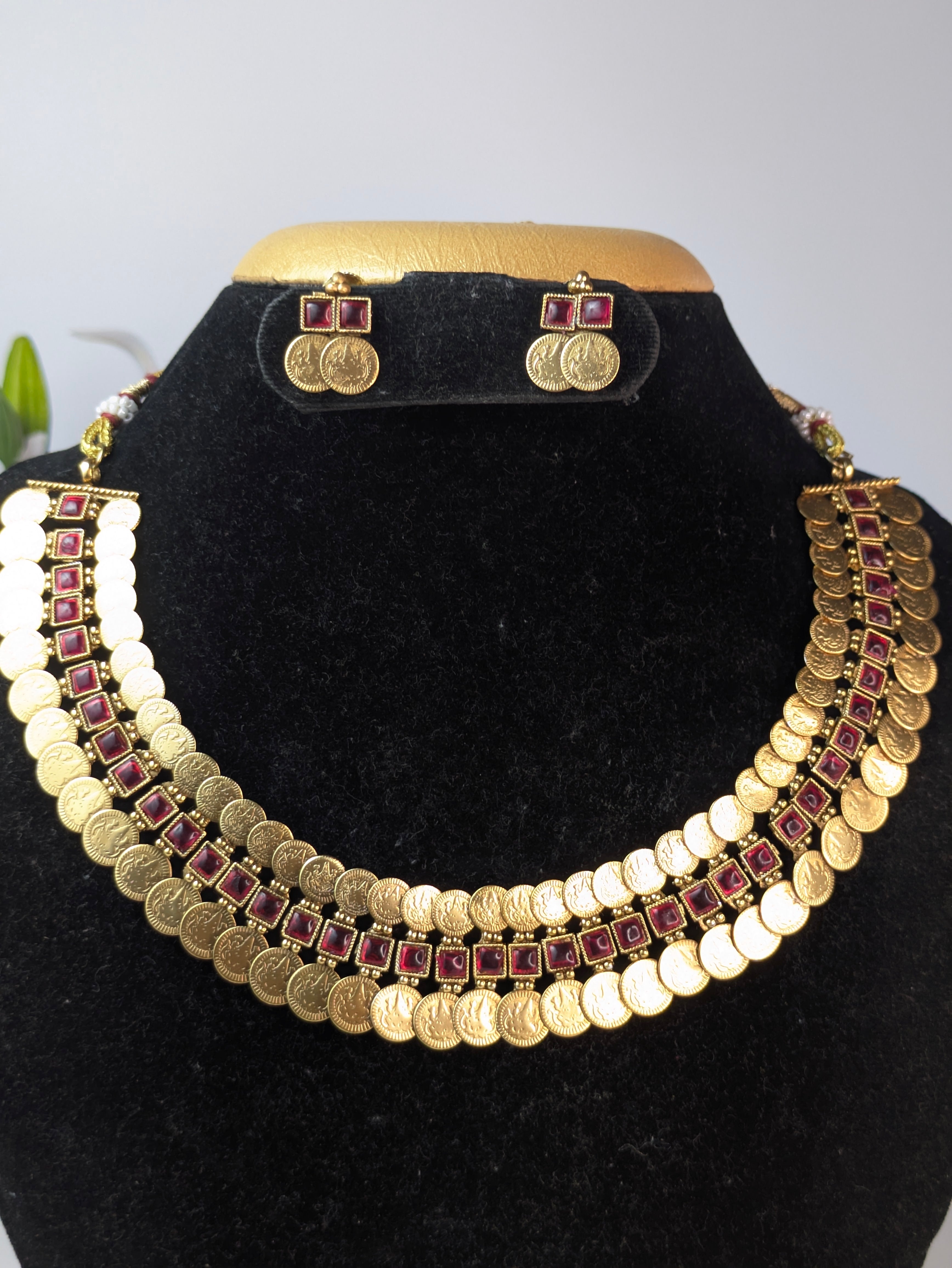 Kemp Stone Layer Coin Necklace