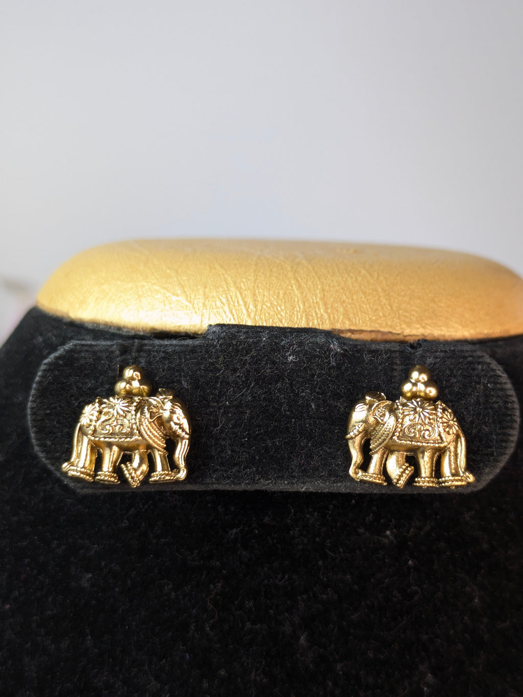 Elephant Coin Design Choker