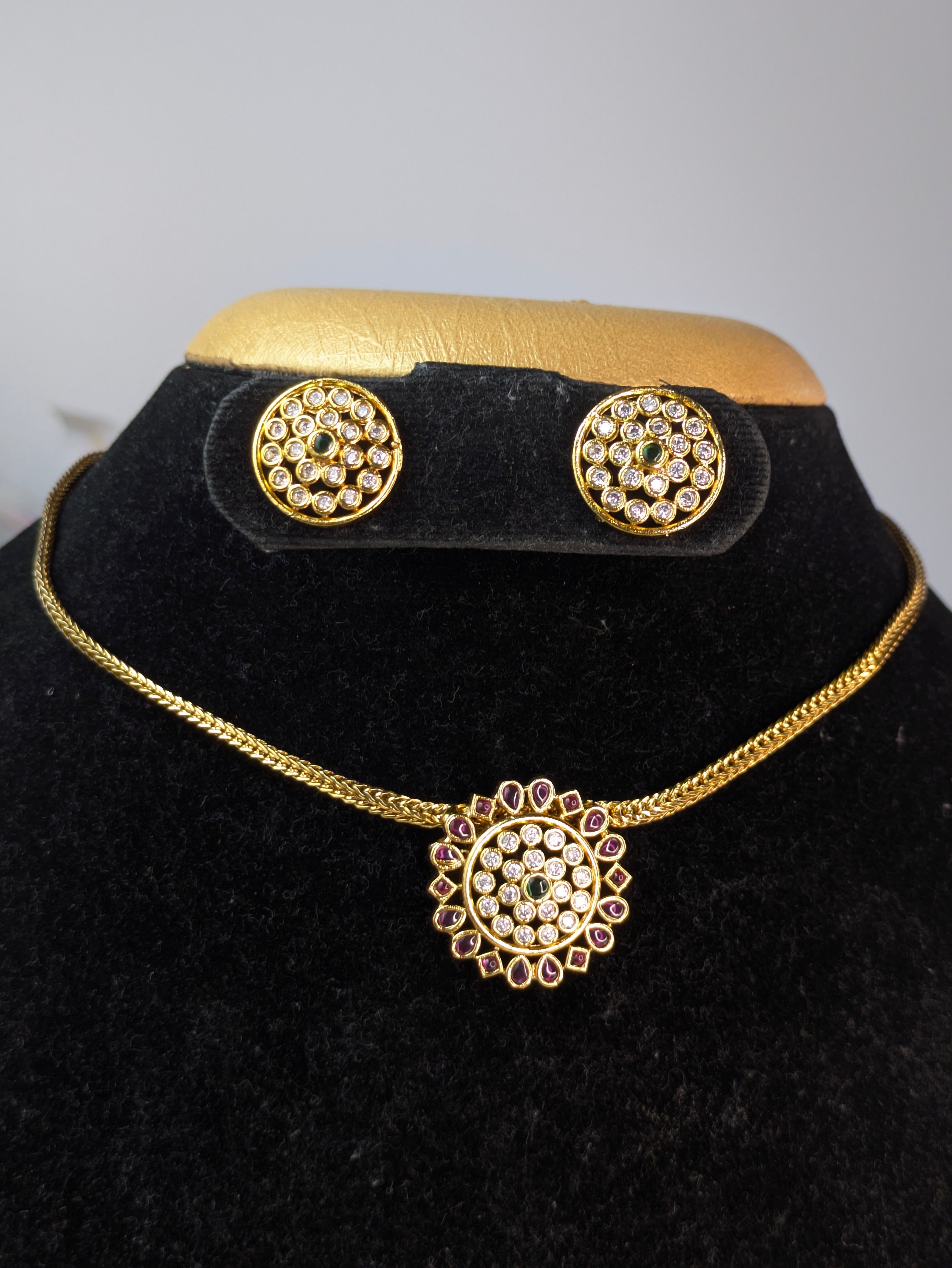 AD Stone Kundan Choker