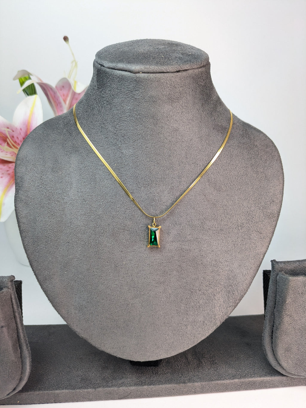Emerald stone Anti Tarnish Chain