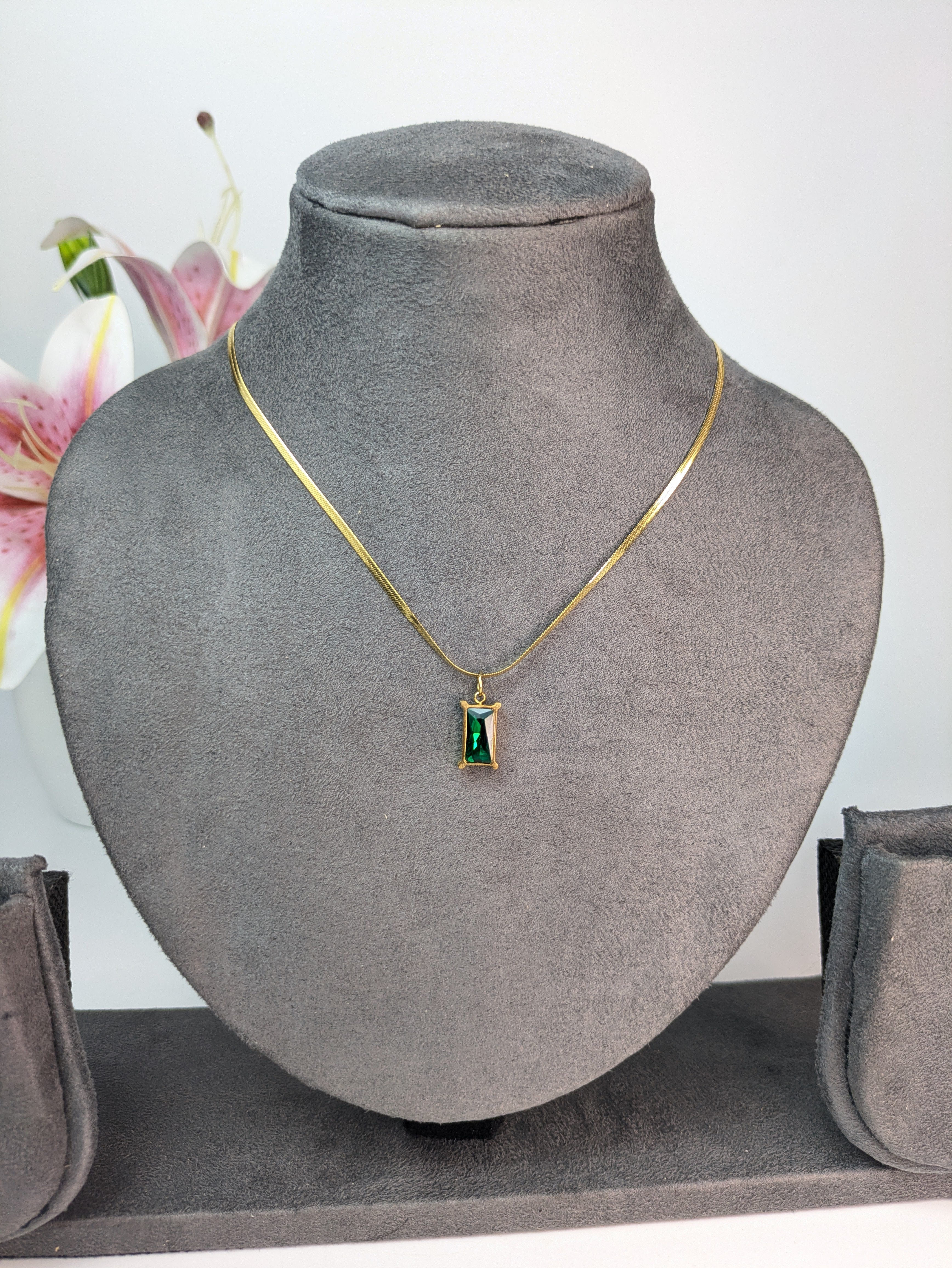 Emerald stone Anti Tarnish Chain