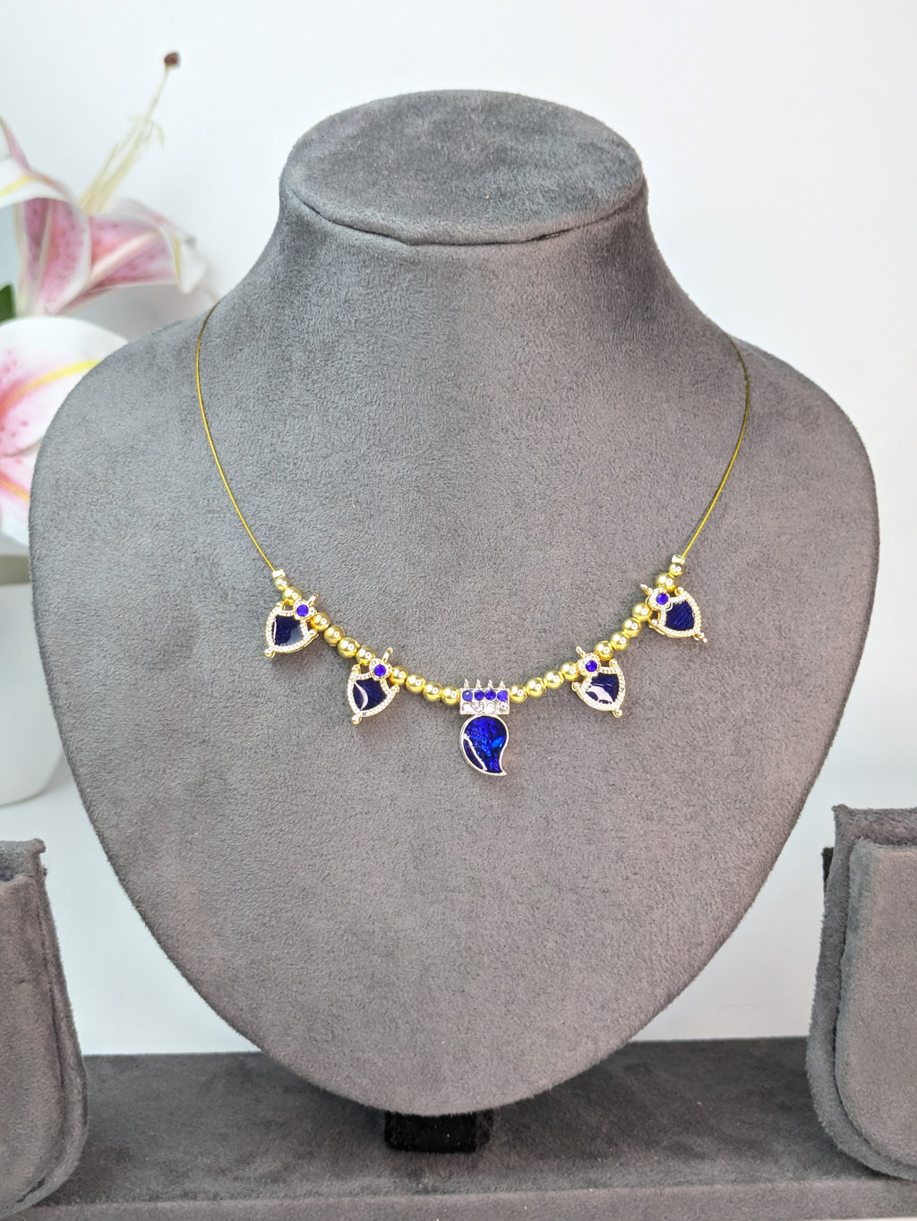 Blue Palakka Invisible Chain