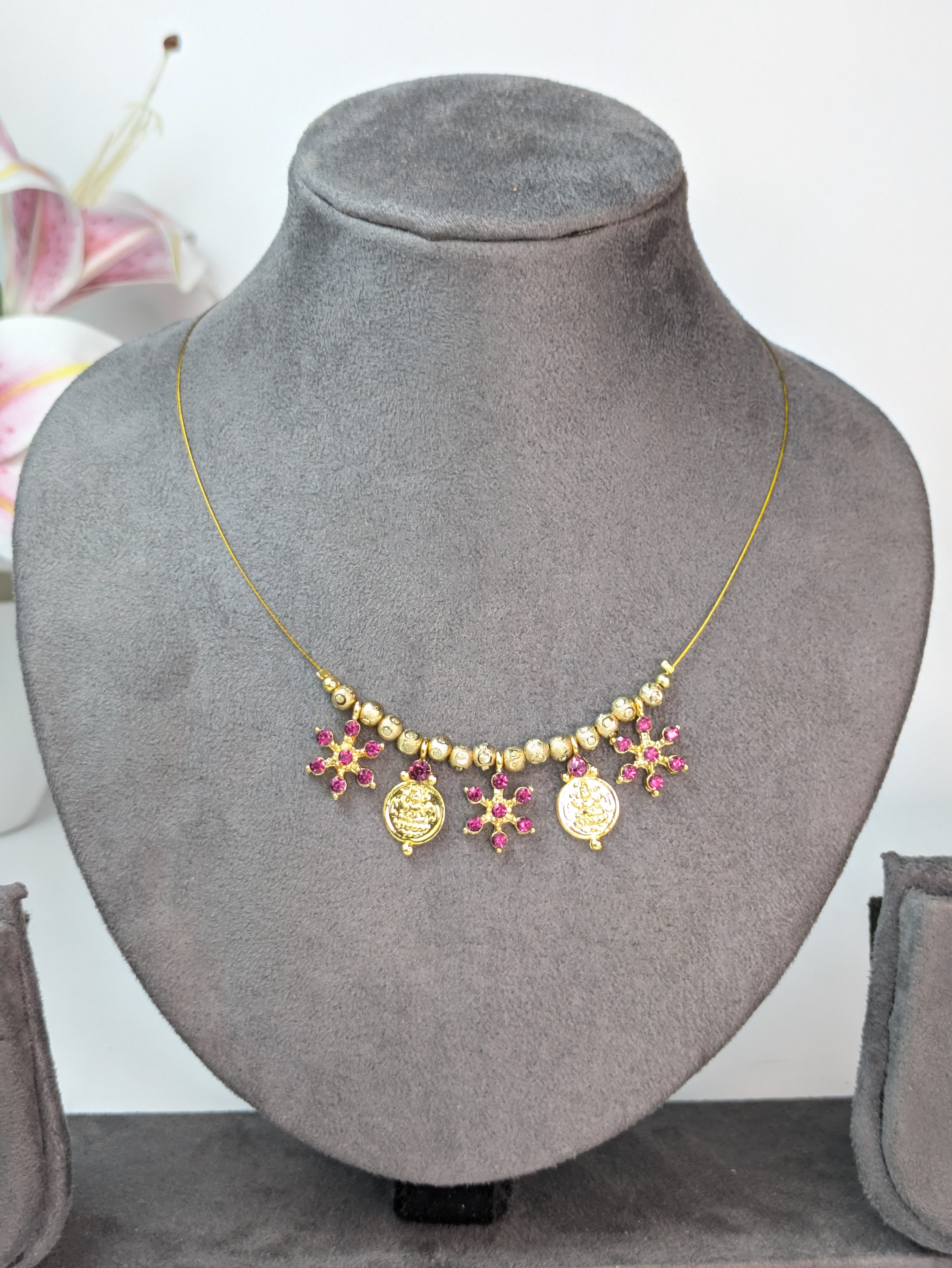 Kasu Coin with Floral Design Invisible Chain