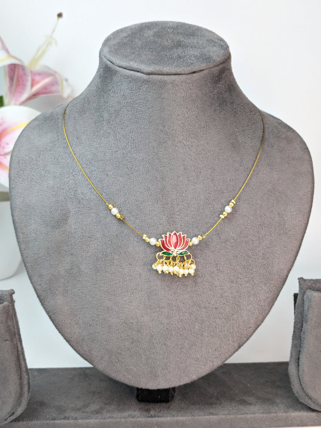Red Lotus Invisible Chain
