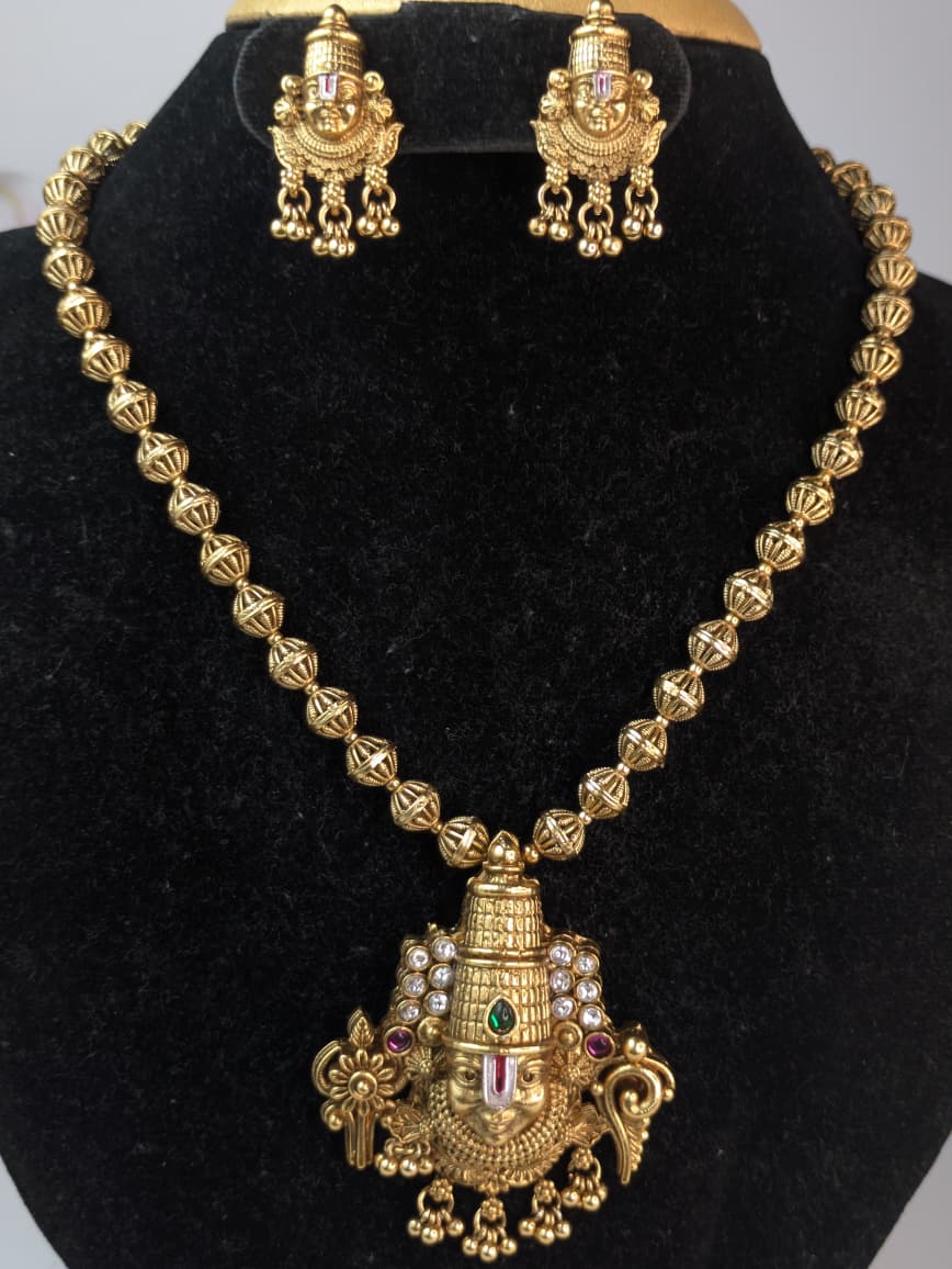 Perumaal pendant mid haram set