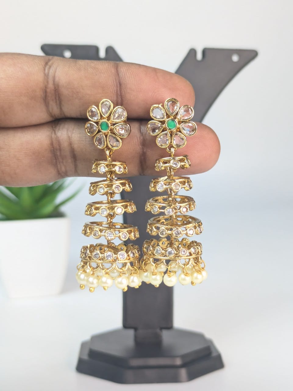 Dancing Jhumka