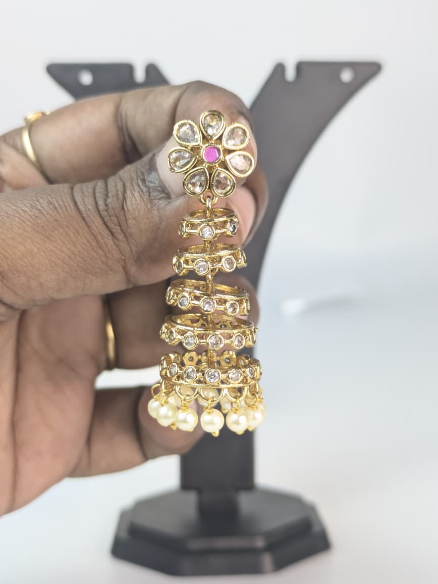 Dancing Jhumka